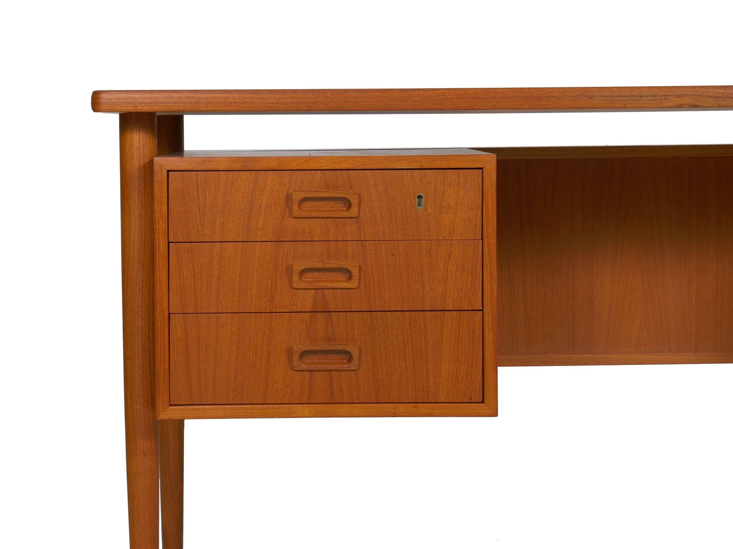 Danish Modern Teak Floating Top Writing Desk by Bornholm, circa 1960s In Good Condition In Shippensburg, PA