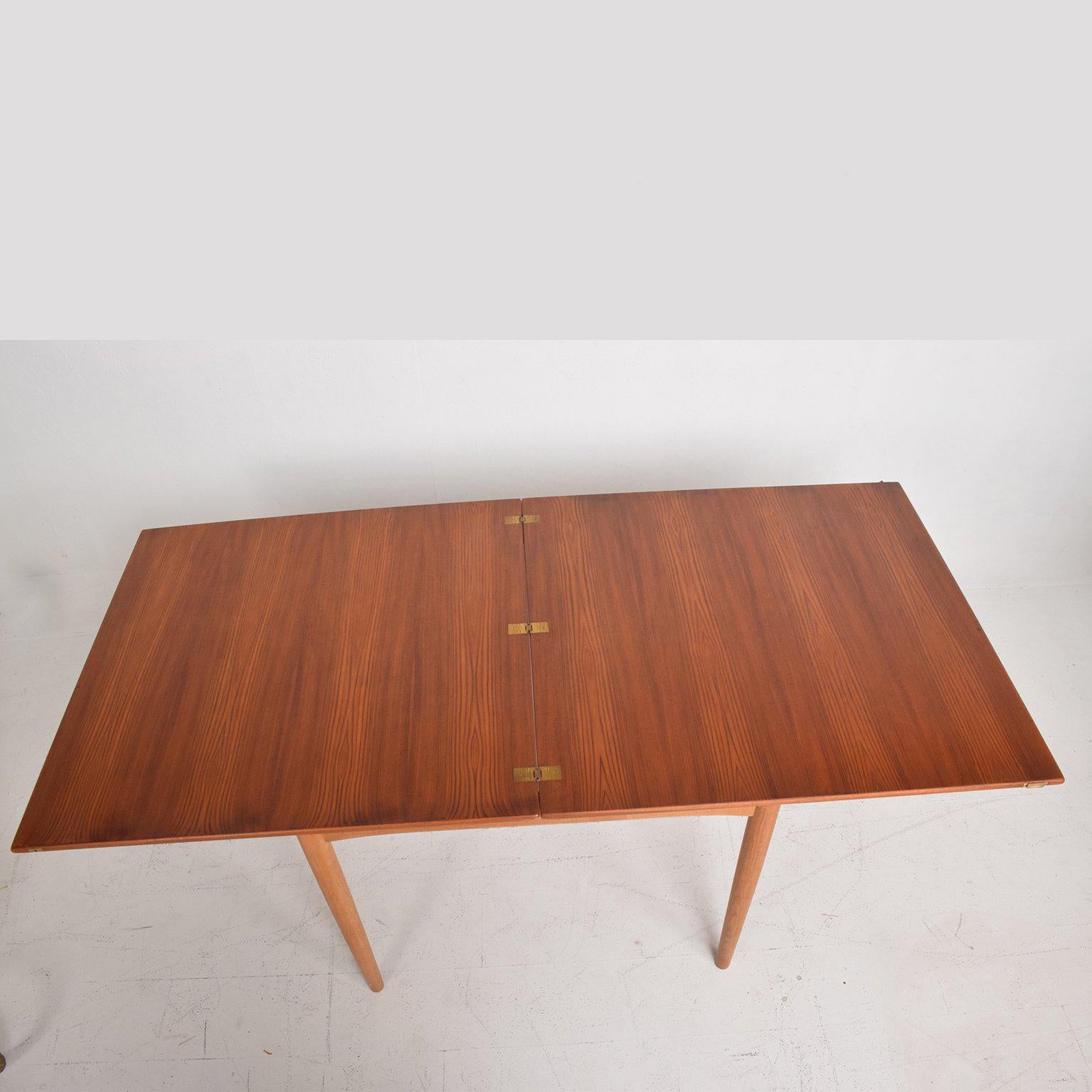 Danish Modern Teak Folding Dining Table In Good Condition In Chula Vista, CA