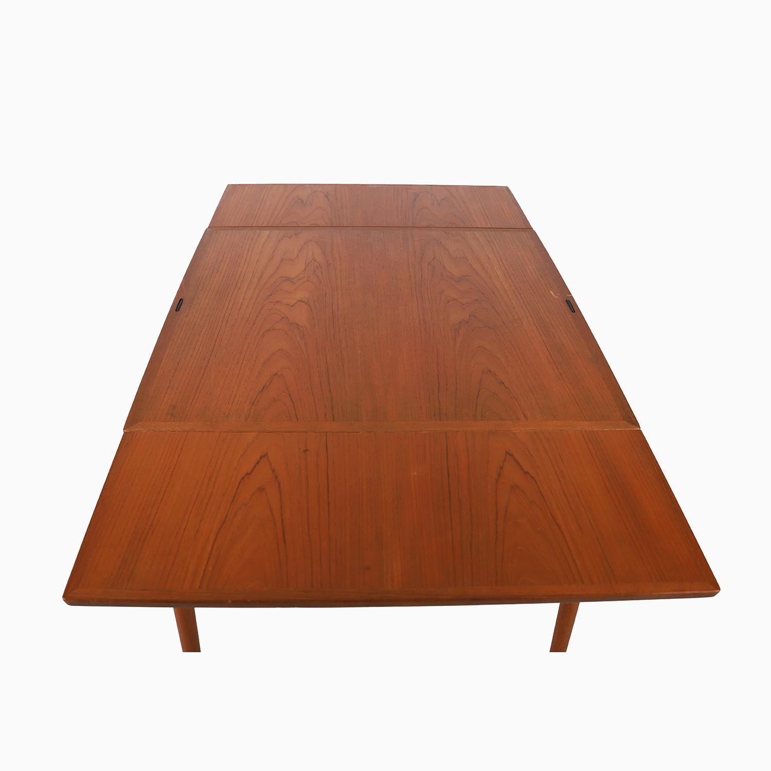 20th Century Danish Modern Teak Game table by Poul Hundevad For Sale
