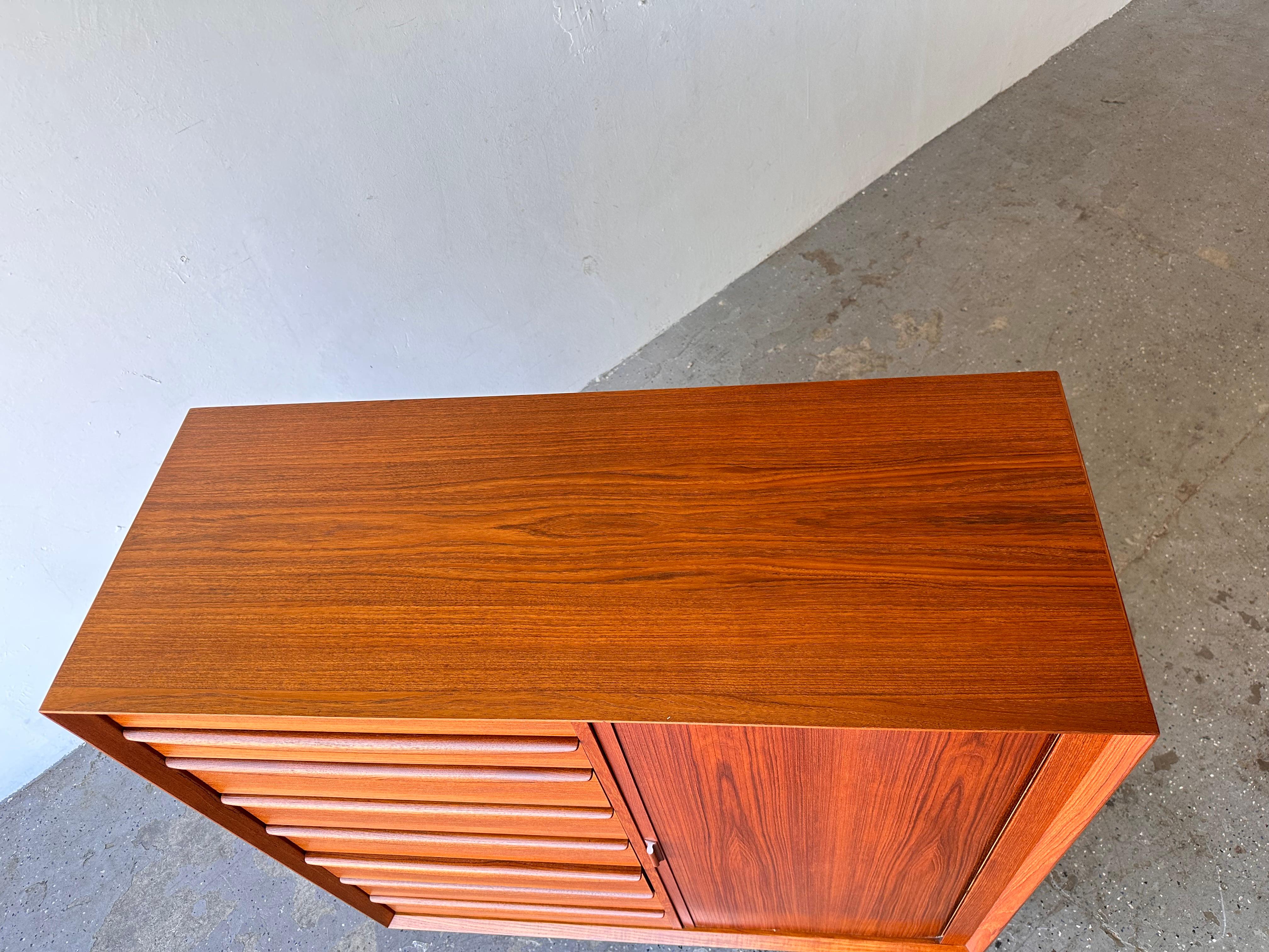 Danish Modern Teak Gentleman’s Chest by Svend A Madsen for Mobelfabrik 4