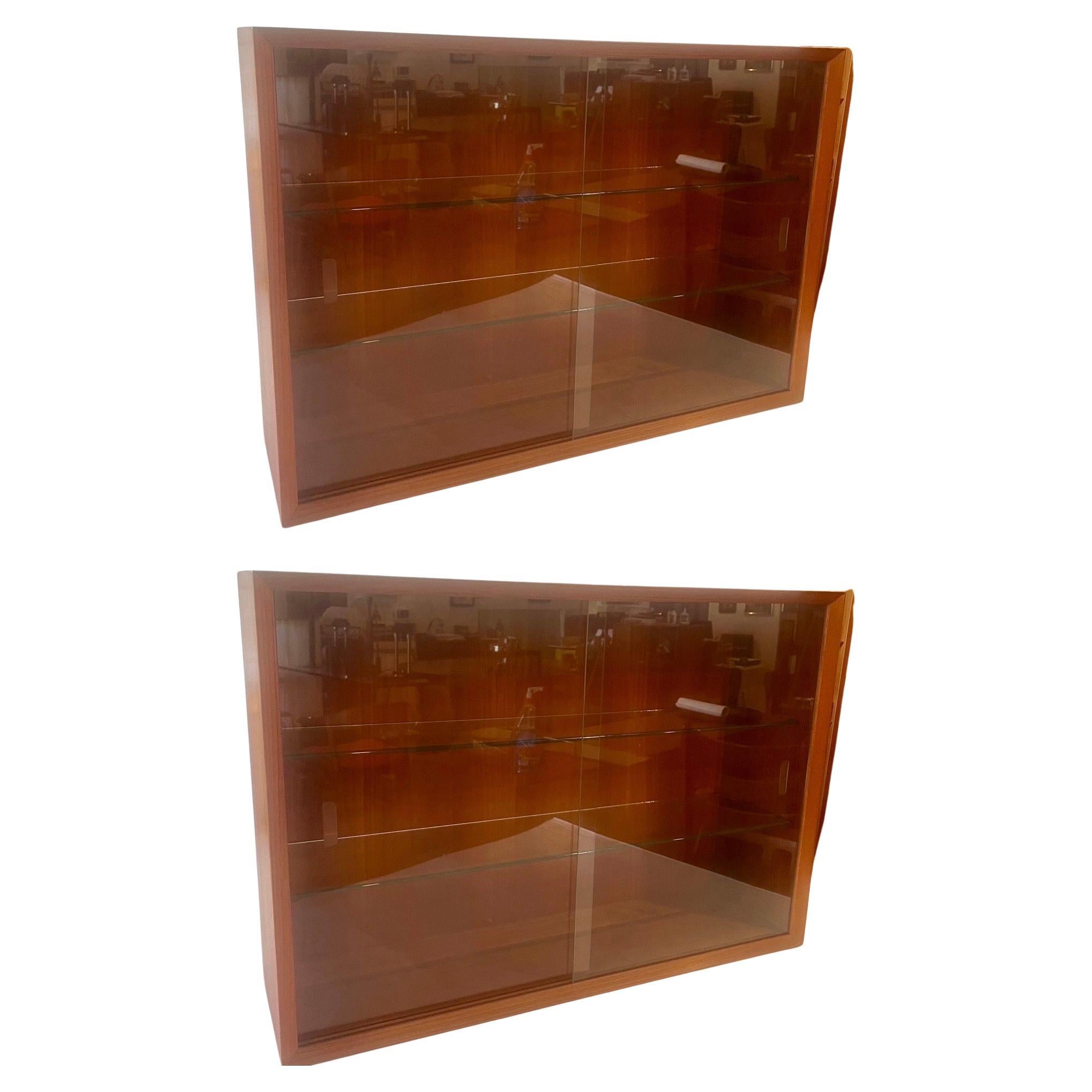 Dänische moderne dänische Cado-Wandschranke aus Teakholz und Glas, 2 verfügbar 3