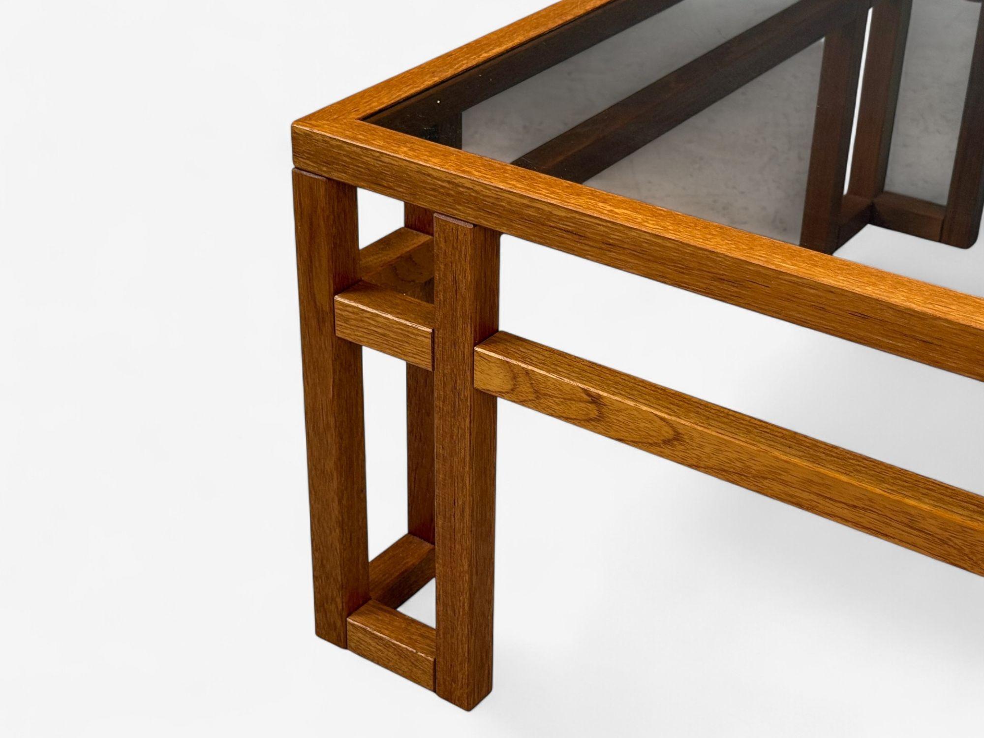 Milieu du XXe siècle Table basse carrée moderne danoise, en teck et verre, Danemark, années 1960 en vente