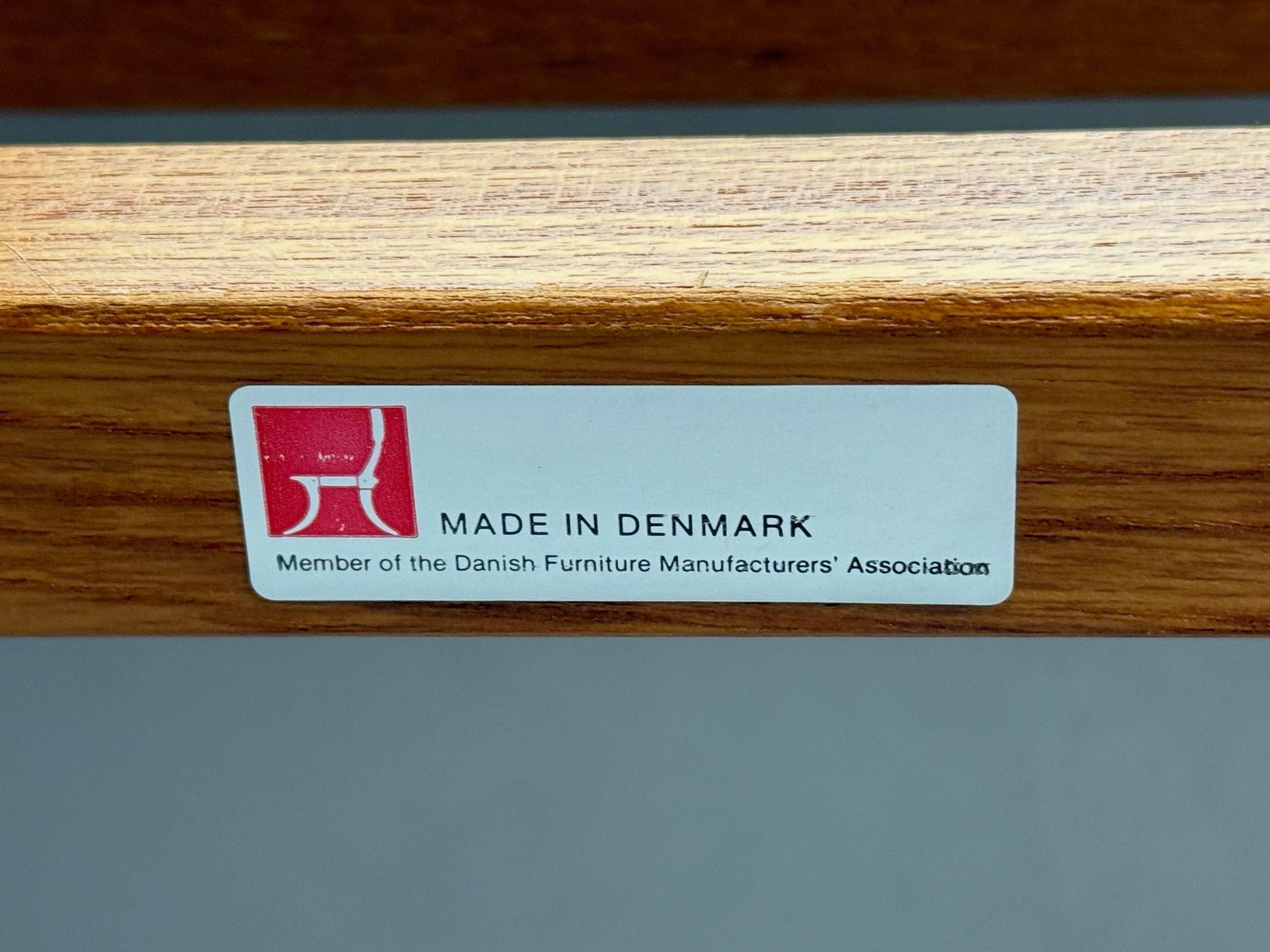 Table basse carrée moderne danoise, en teck et verre, Danemark, années 1960 en vente 1