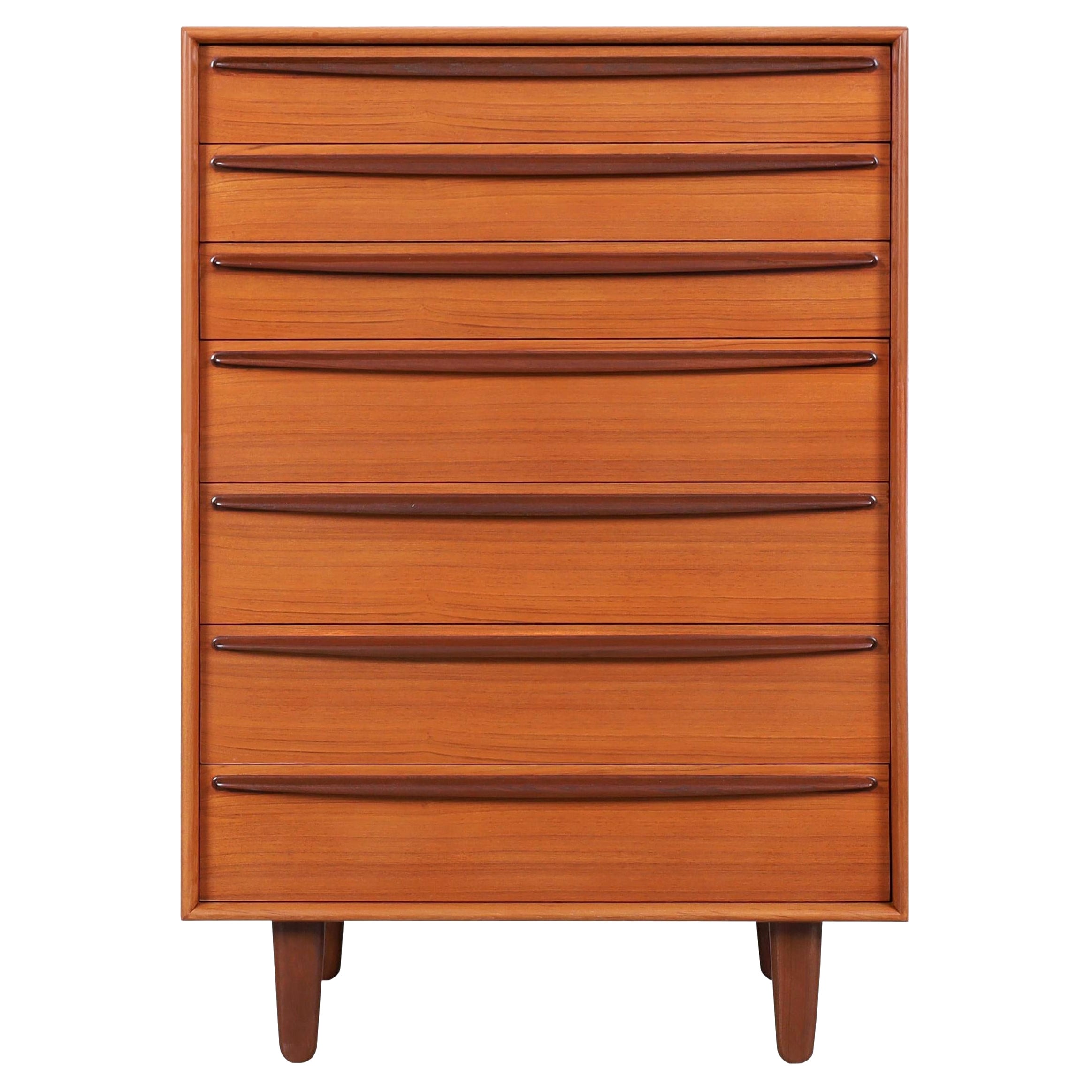 Highboy in teak moderno danese di Svend a. Madsen per Falster