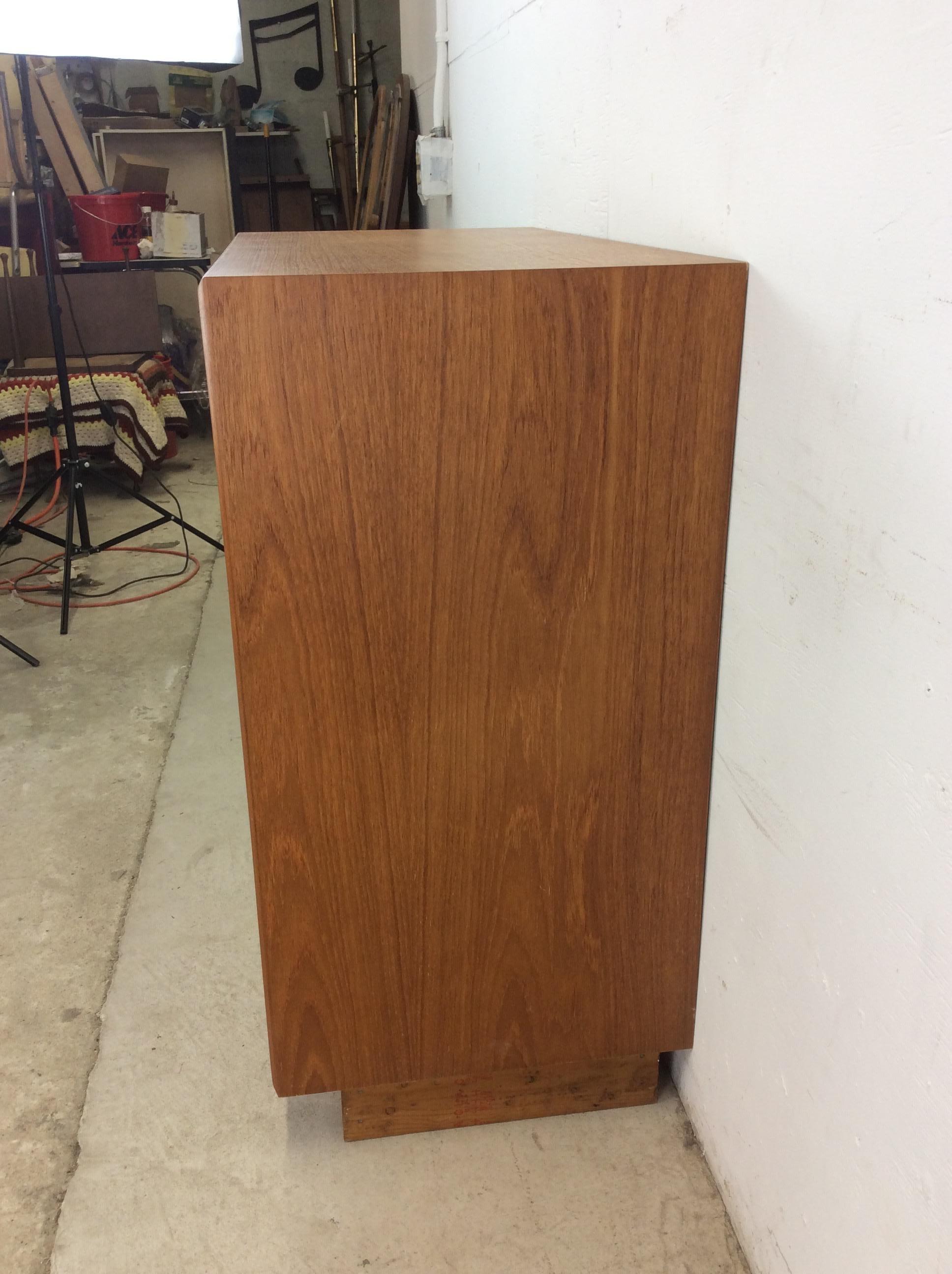 Danish Modern Teak Highboy Dresser in vendita 3