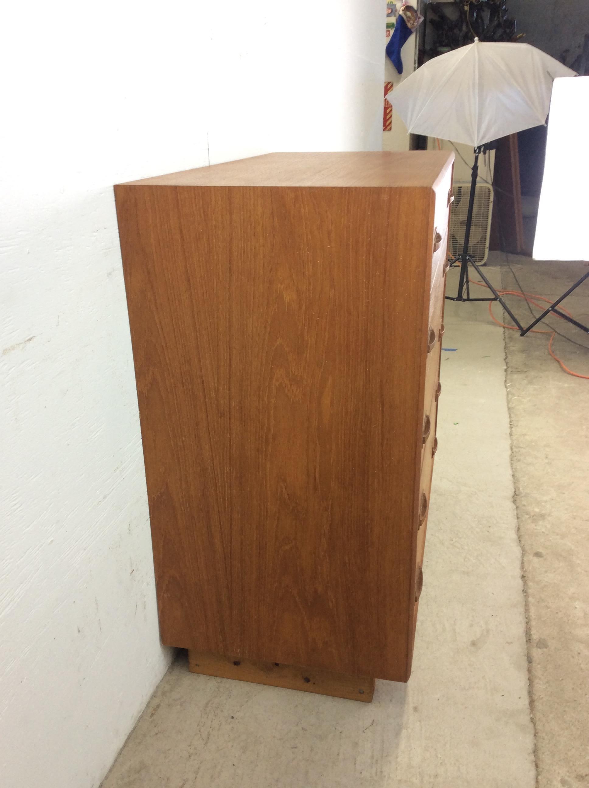 Danish Modern Teak Highboy Dresser in vendita 5
