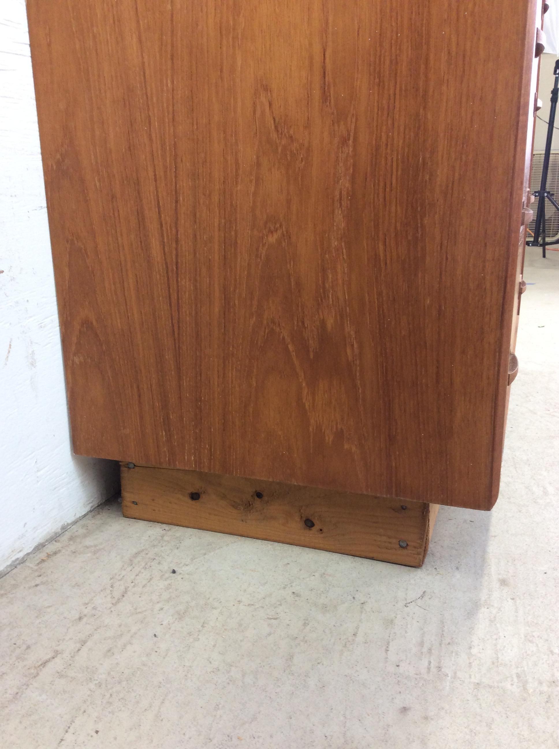 Danish Modern Teak Highboy Dresser in vendita 6