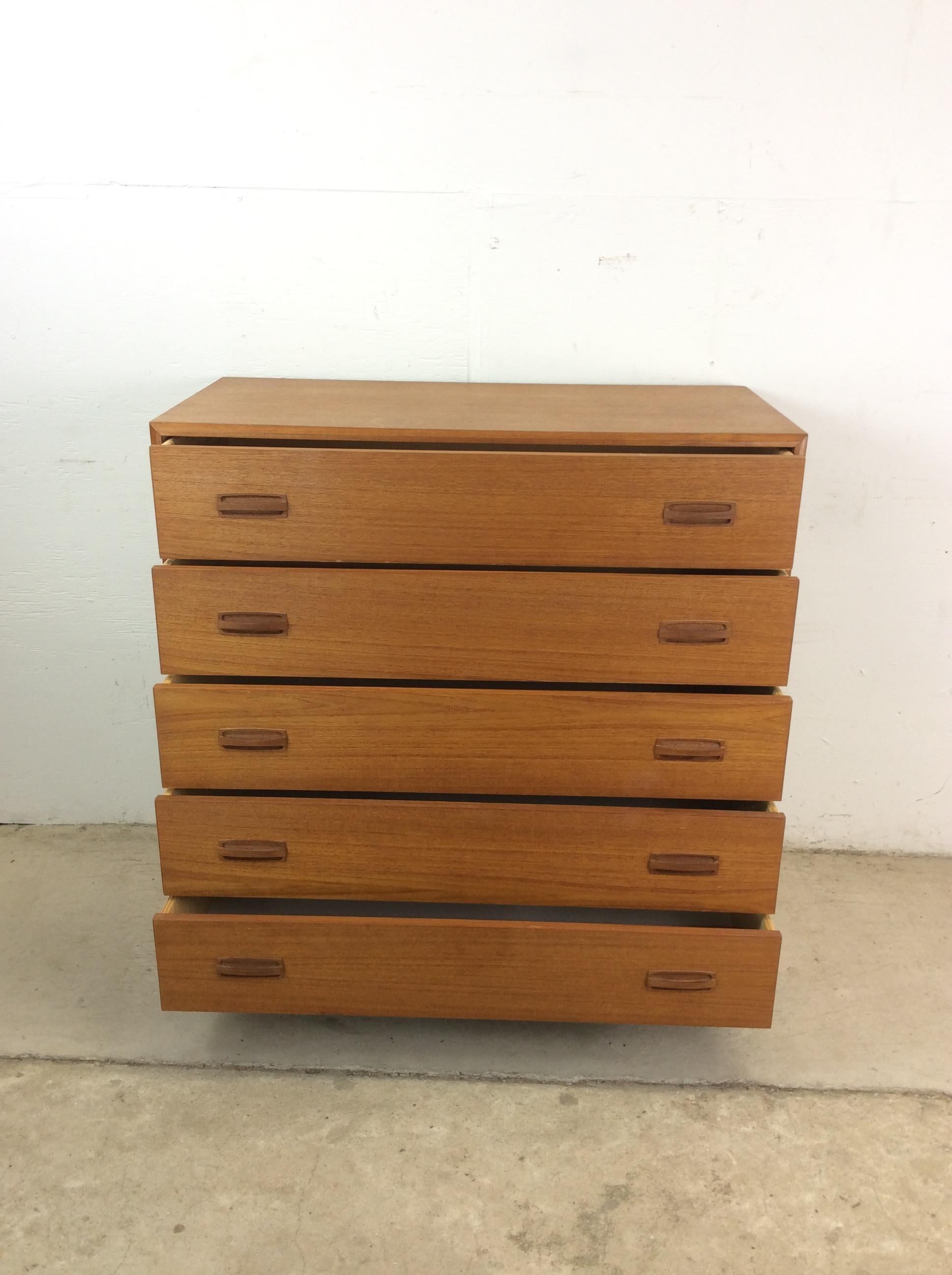 Danish Modern Teak Highboy Dresser in vendita 7