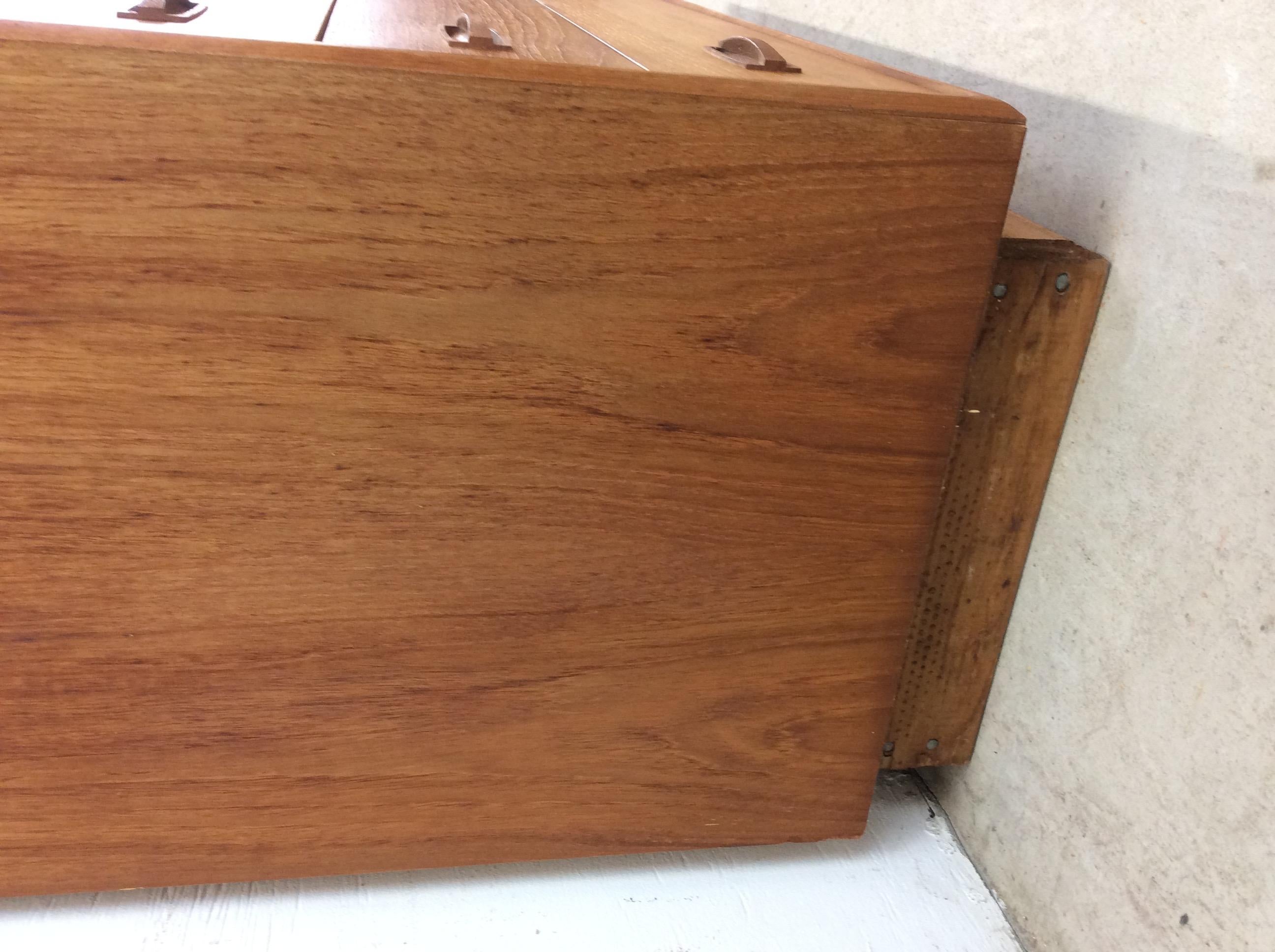 Danish Modern Teak Highboy Dresser with Mounted Mirror in vendita 5