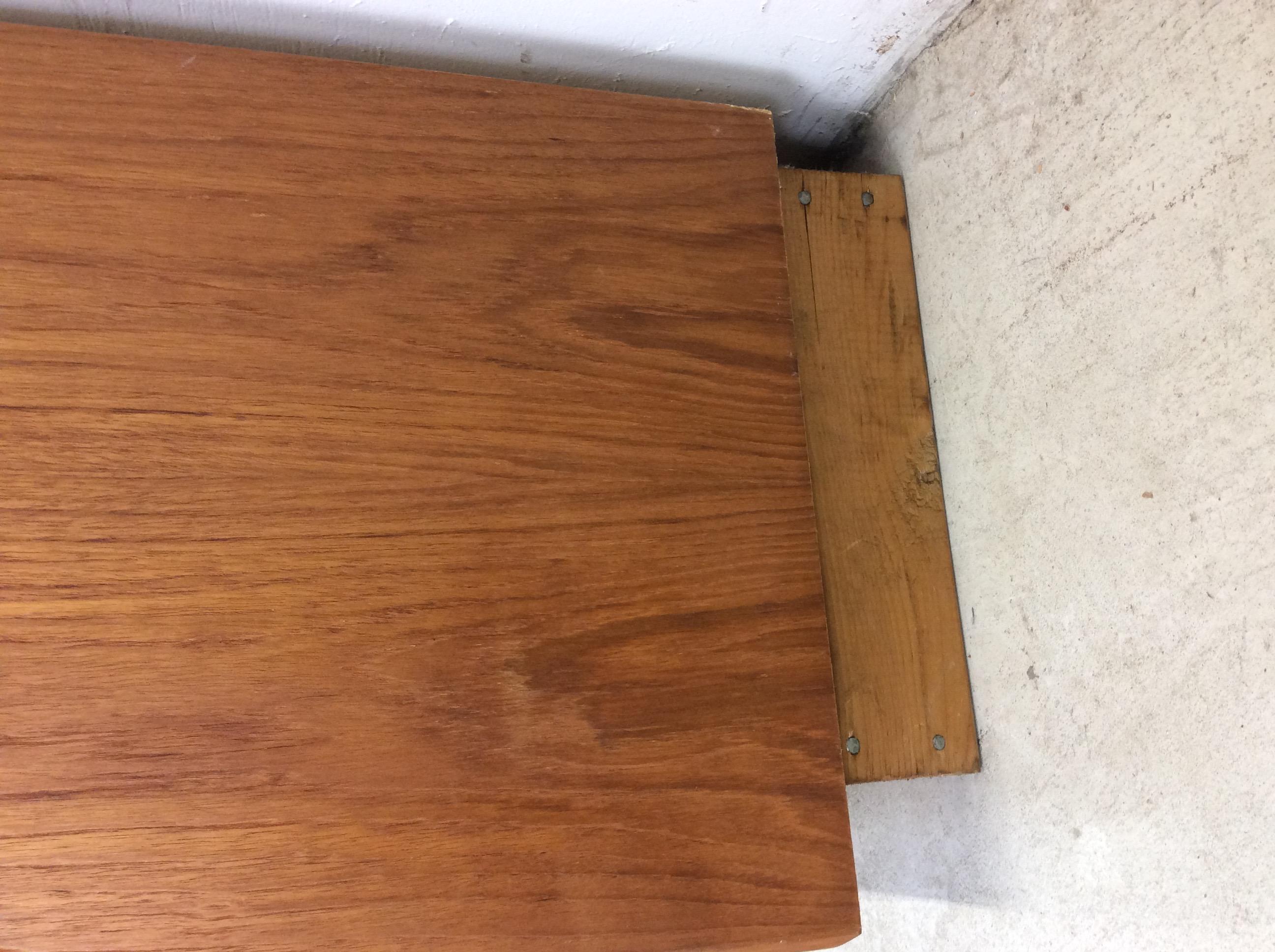Danish Modern Teak Highboy Dresser with Mounted Mirror in vendita 1