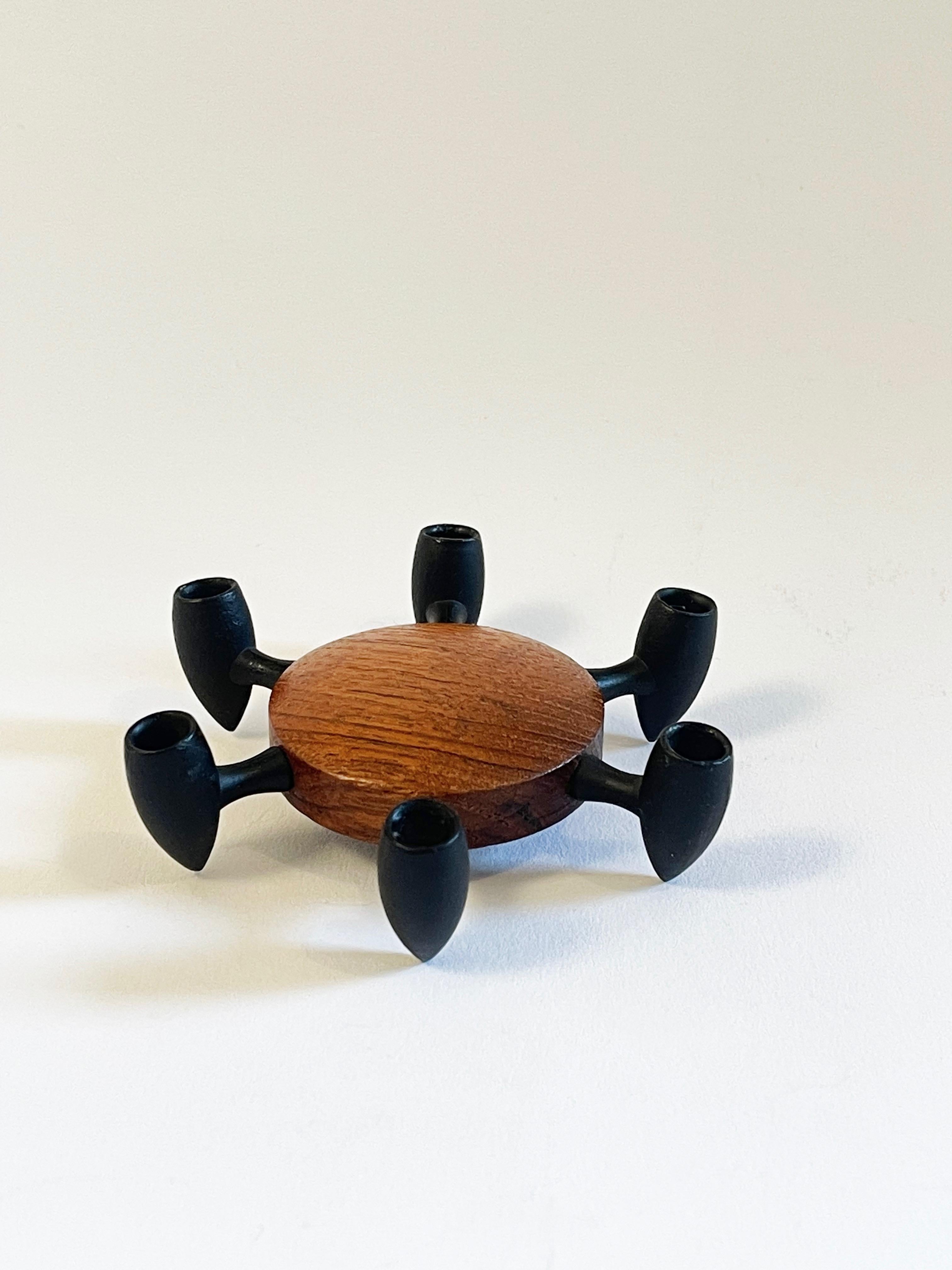 Portacandele moderno danese in teak e ferro a 6 braccia di Digsmed del 1969 ca. in vendita 4