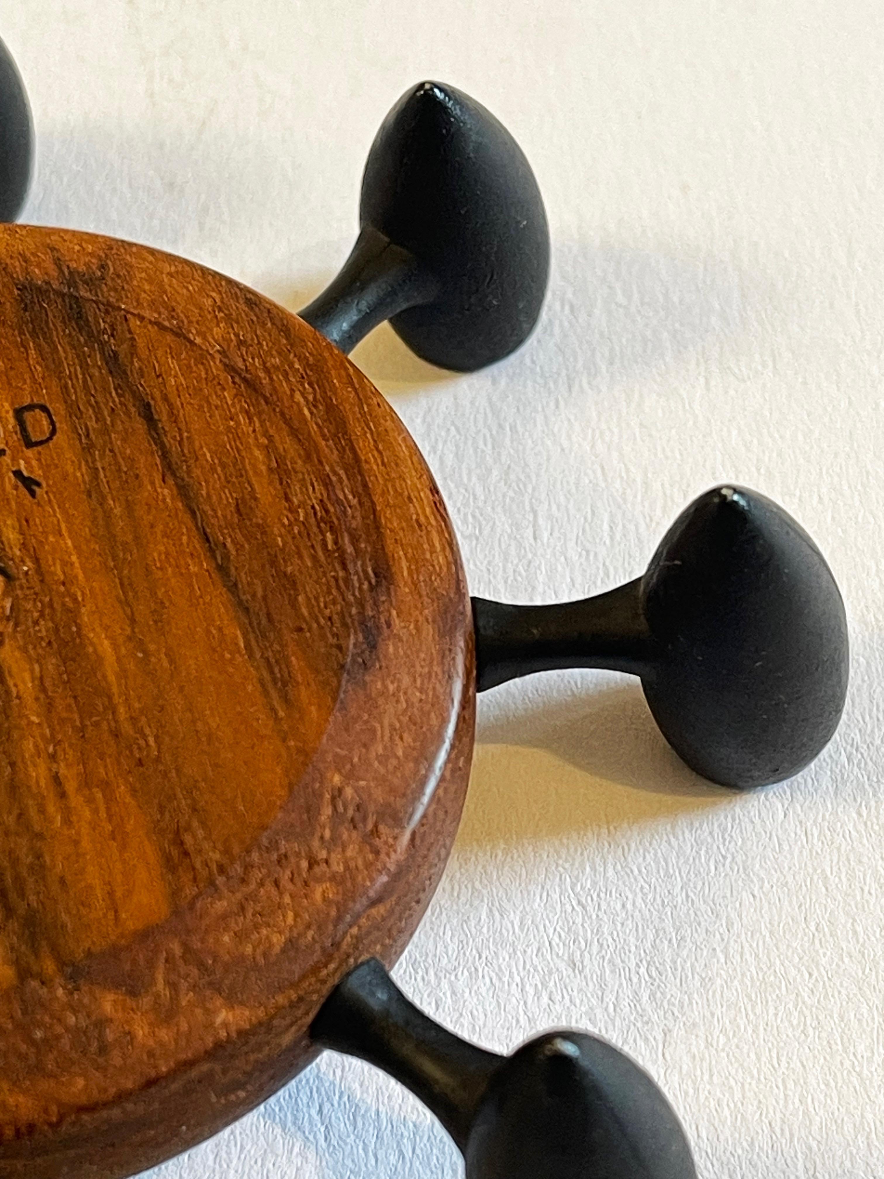 Metallo Portacandele moderno danese in teak e ferro a 8 braccia di Digsmed del 1969 ca. in vendita