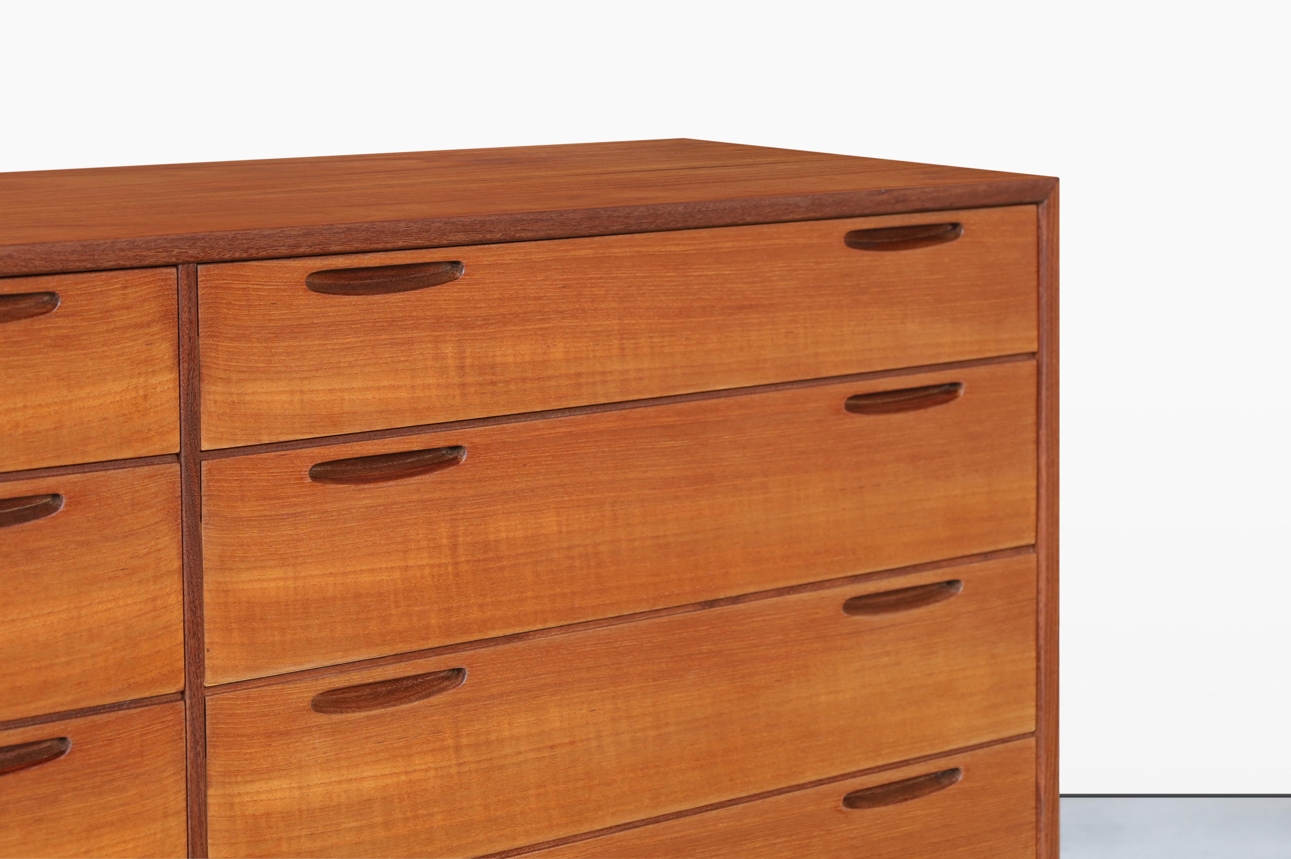 Comò moderno danese in teak 