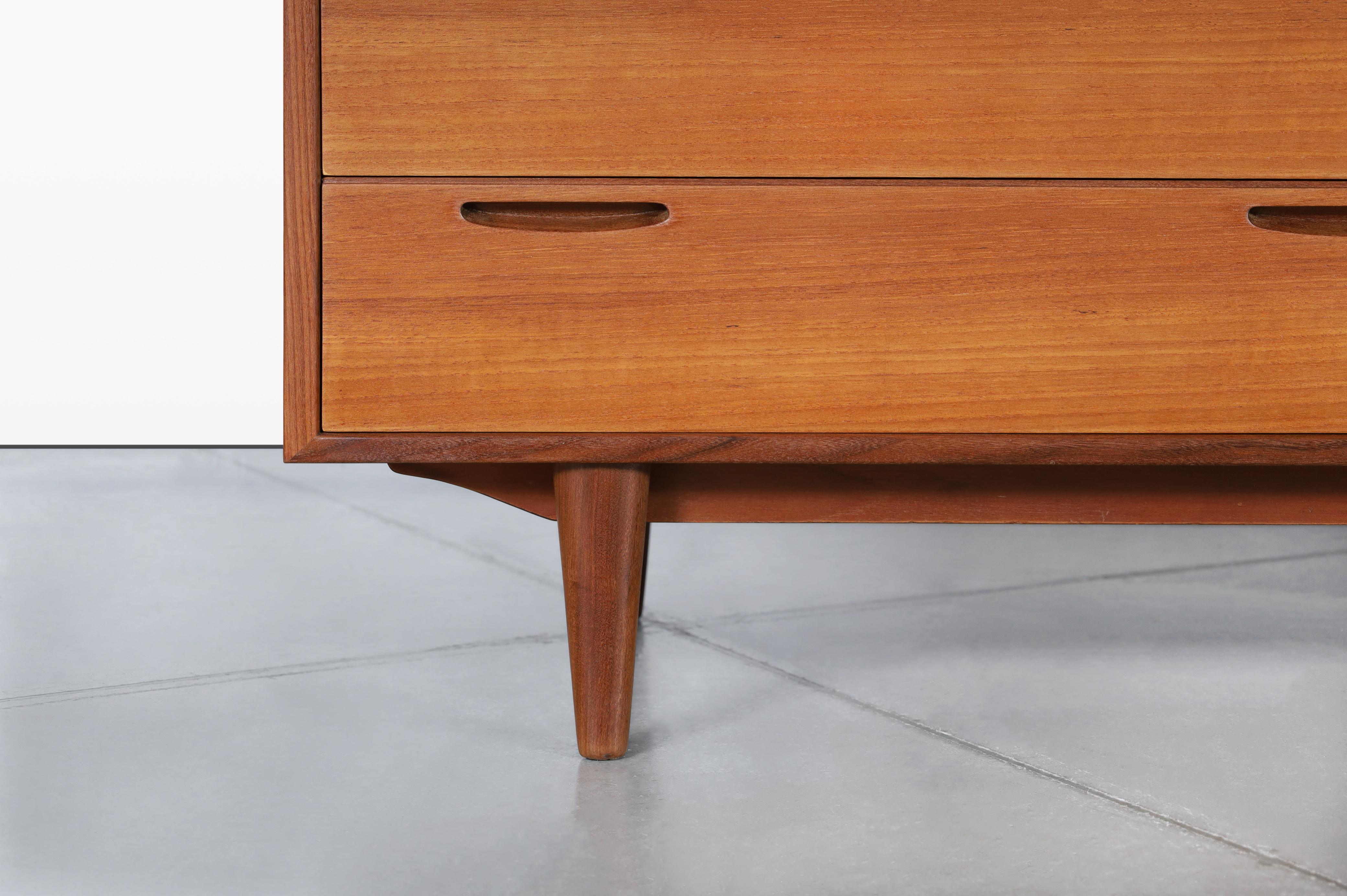 Comò moderno danese in teak 