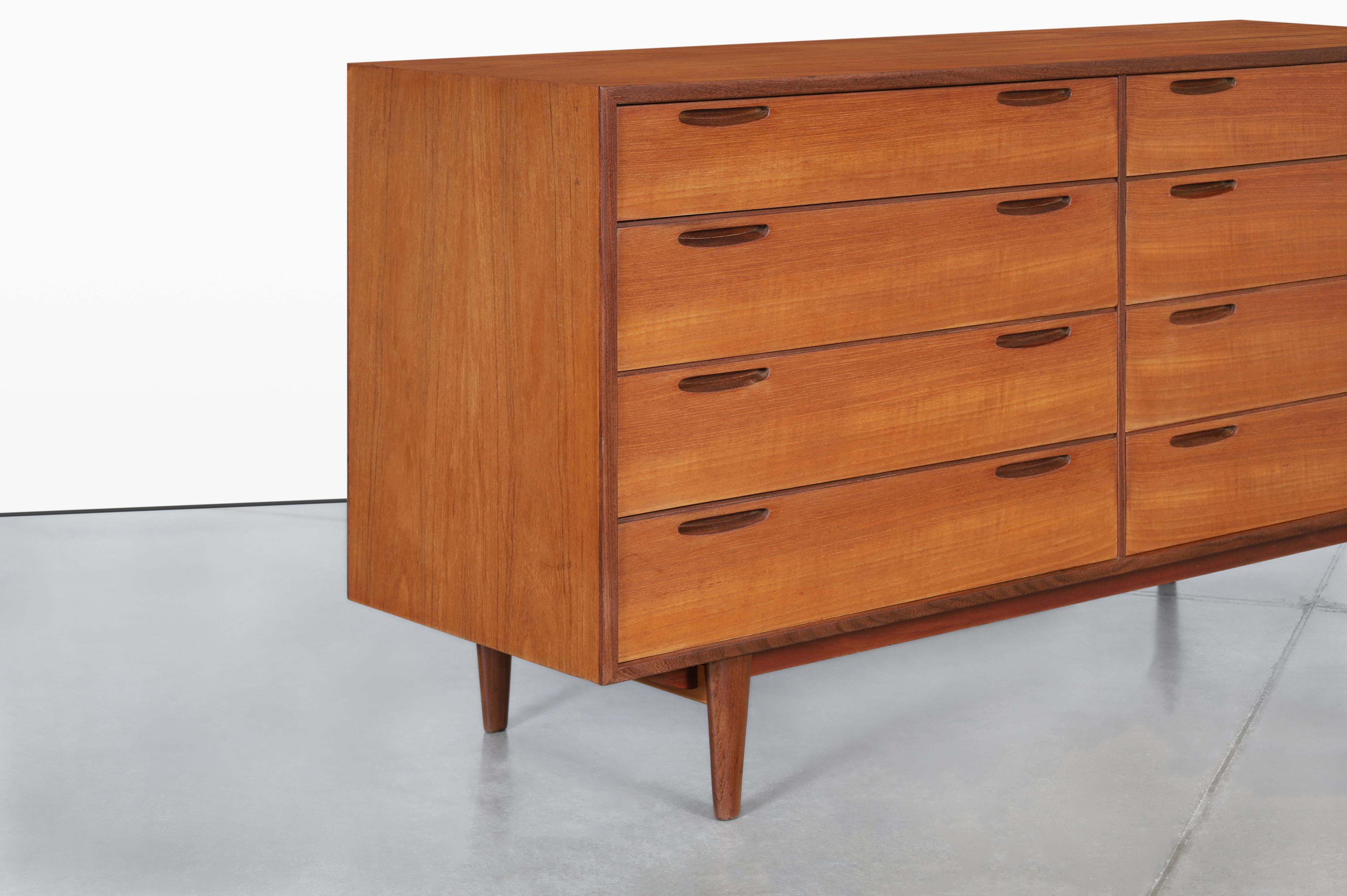Teak Comò moderno danese in teak 