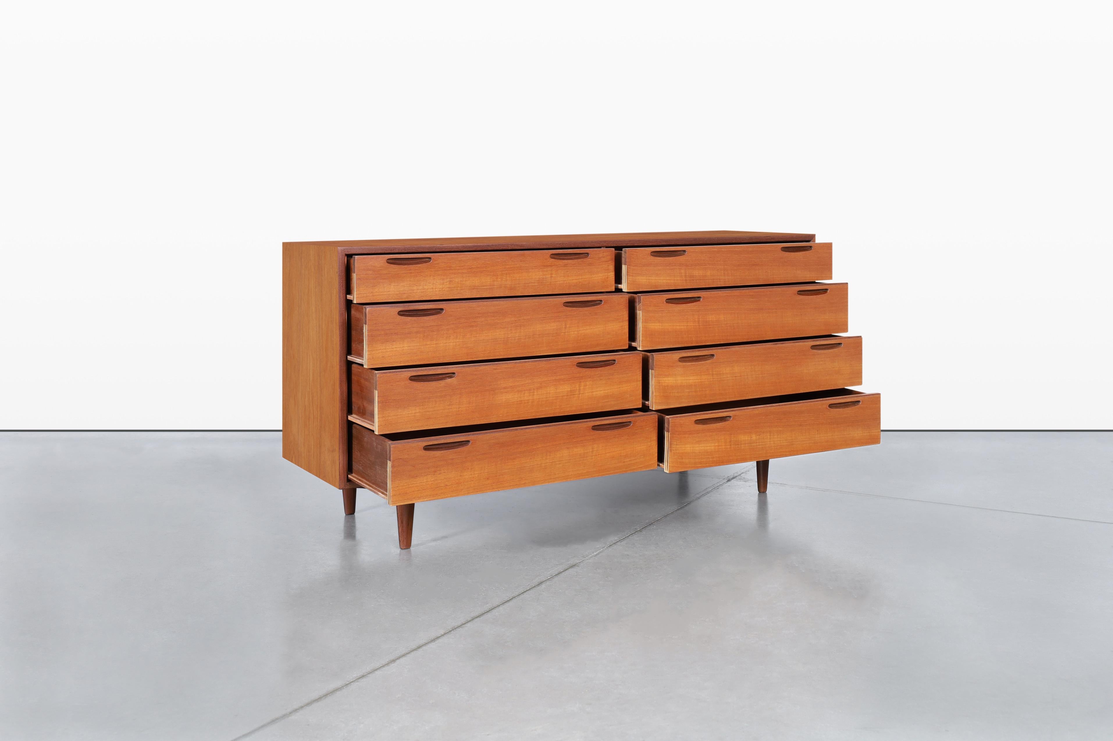 Comò moderno danese in teak 