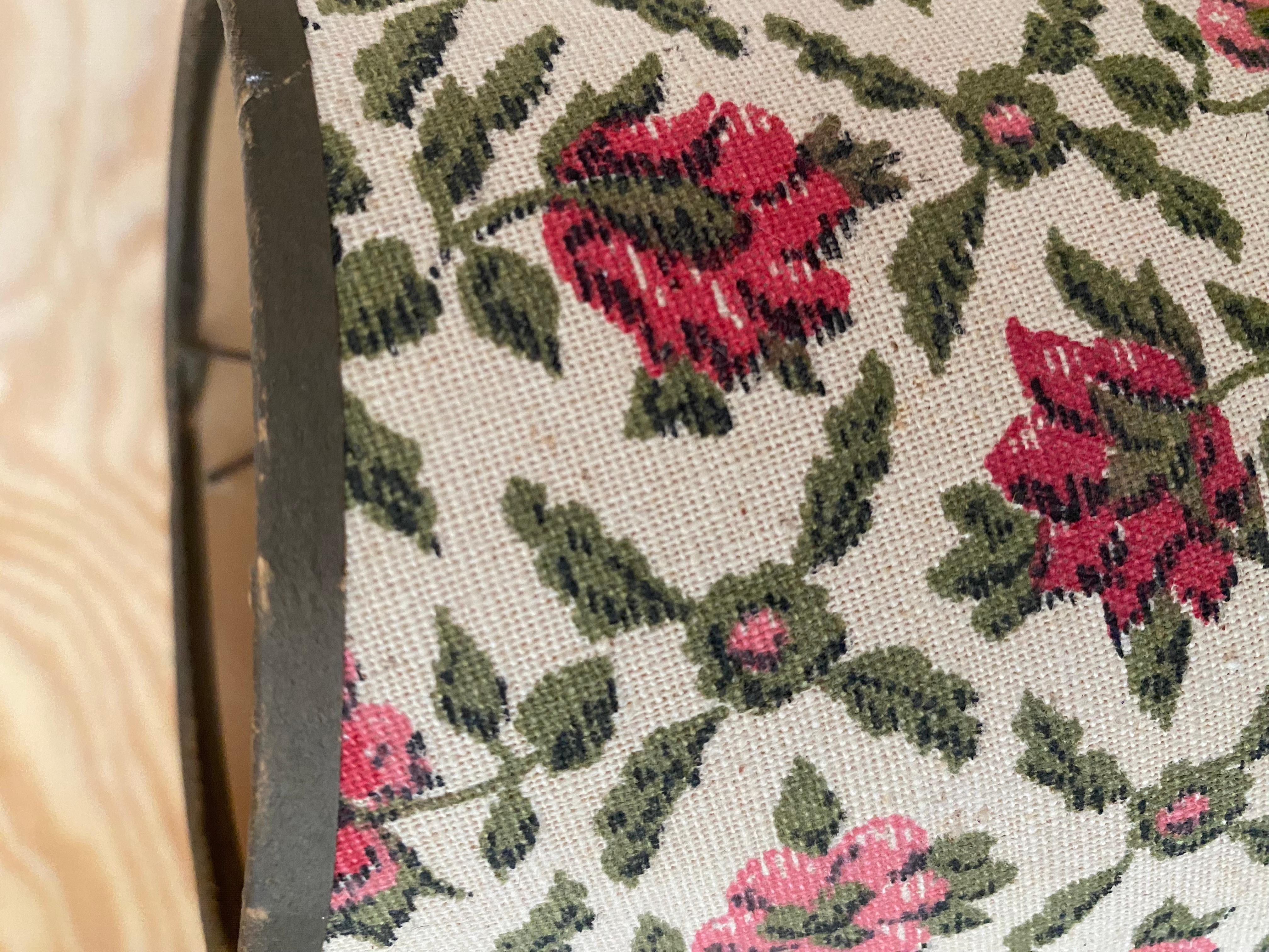 Lin Lampes modernes danoises en teck avec abat-jour en forme de roses en vente