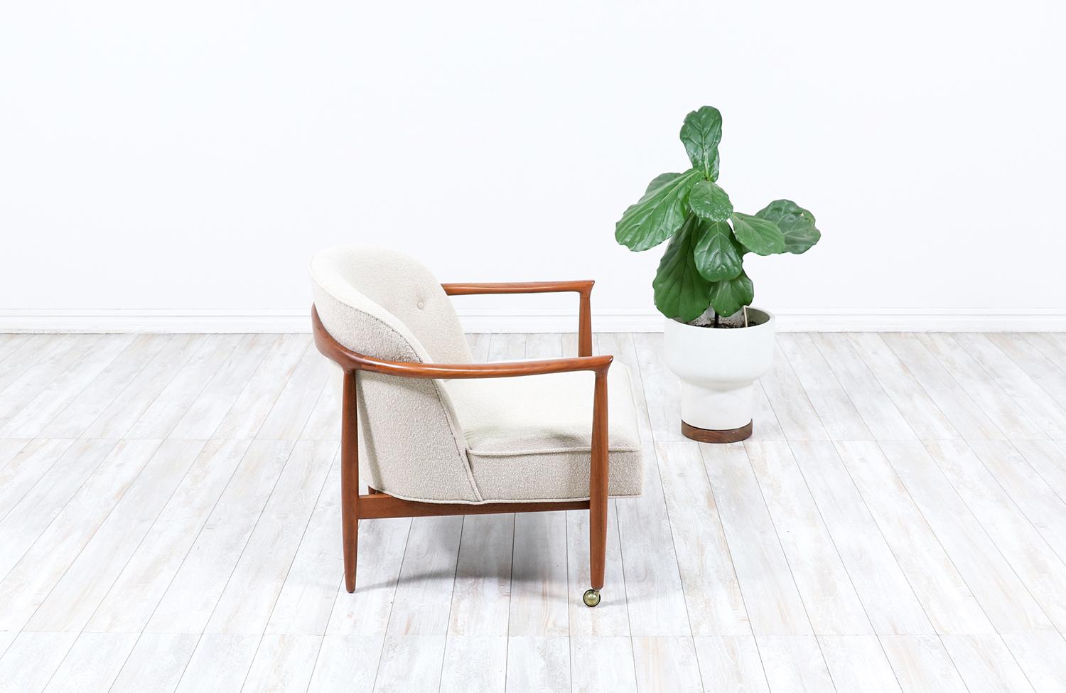  Fachmännisch restauriert - Danish Modern Teak Lounge Chair von Finn Andersen für Selig (Moderne der Mitte des Jahrhunderts) im Angebot