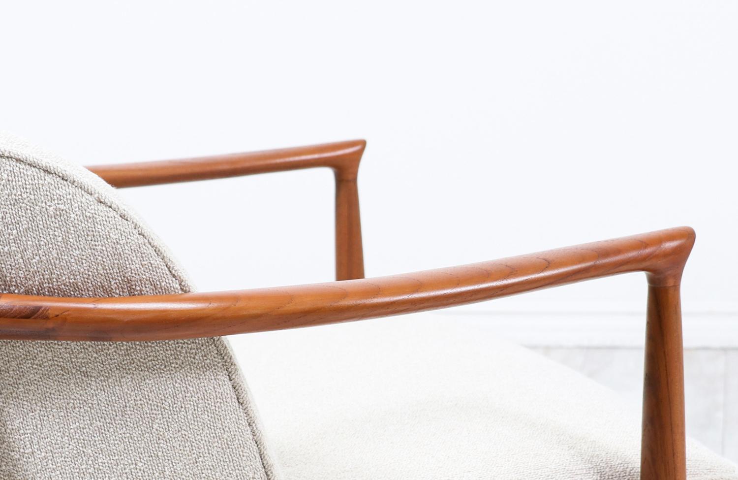  Fachmännisch restauriert - Danish Modern Teak Lounge Chair von Finn Andersen für Selig im Zustand „Hervorragend“ im Angebot in Los Angeles, CA