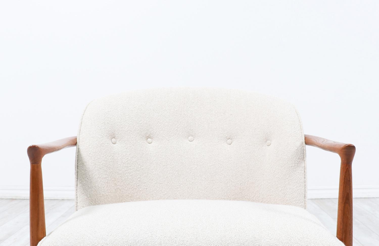  Fachmännisch restauriert - Danish Modern Teak Lounge Chair von Finn Andersen für Selig im Angebot 2