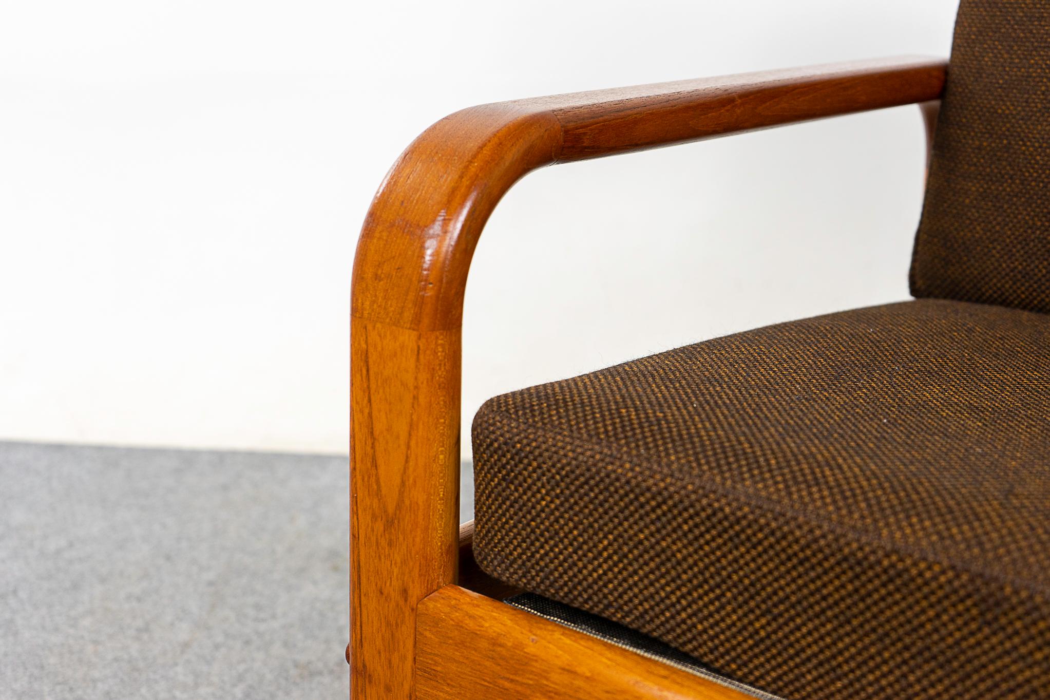 Scandinavian Modern Danish Modern Teak Lounge Chair