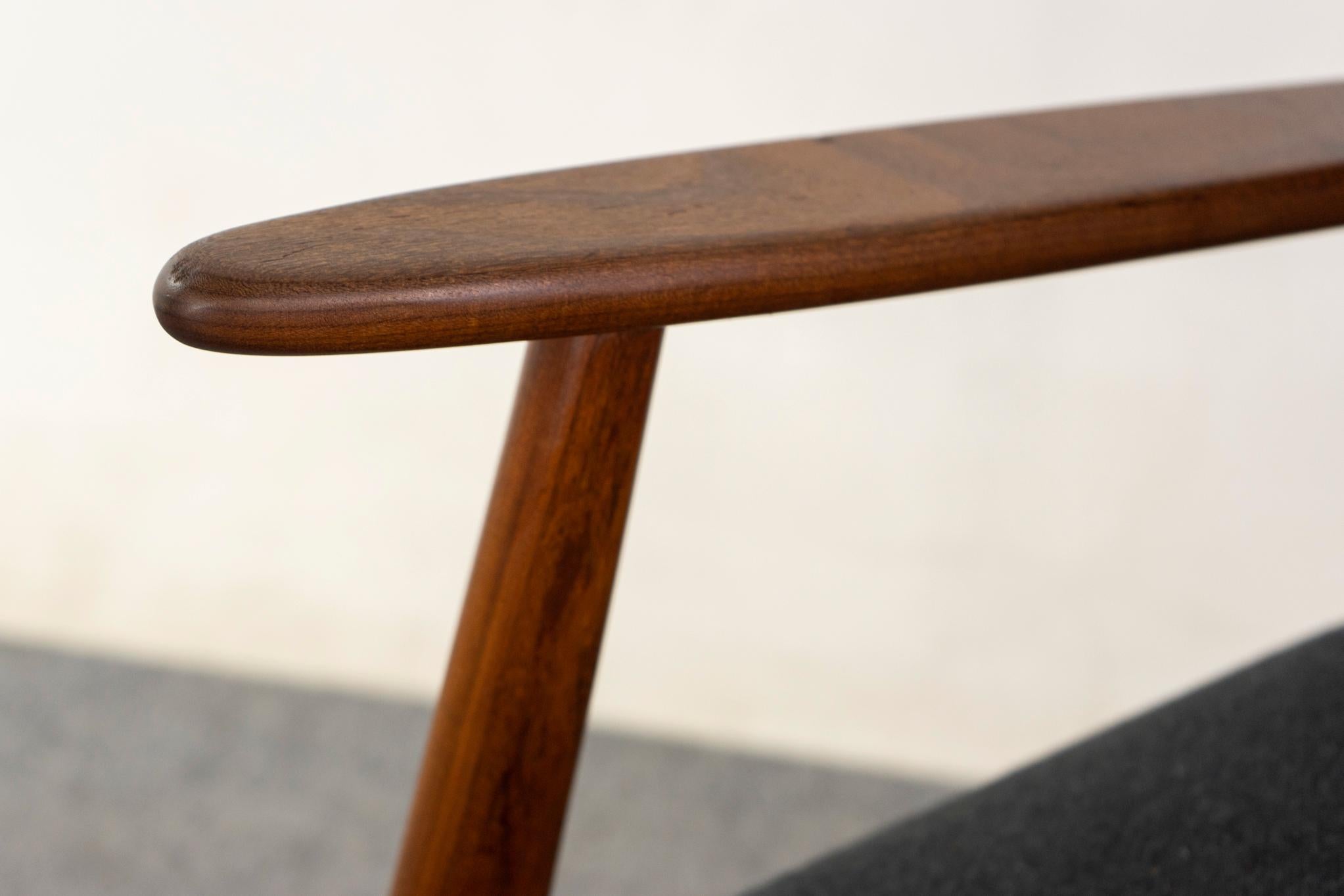 Scandinavo moderno Danish Modern Teak Lounge Chair in vendita