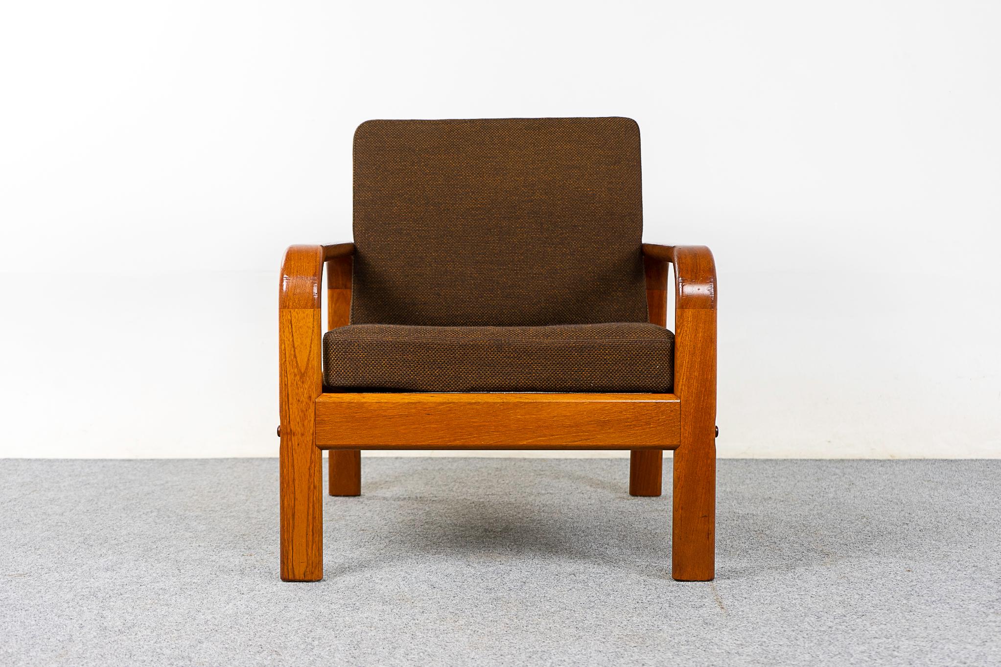Danish Modern Teak Lounge Chair In Good Condition In VANCOUVER, CA