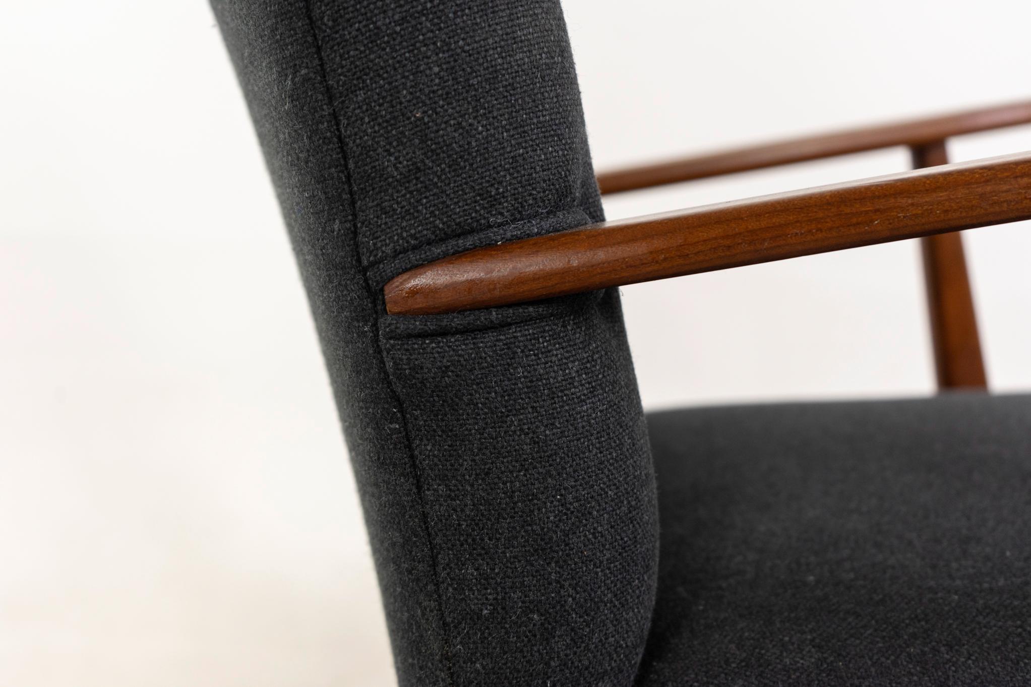 Lana Danish Modern Teak Lounge Chair in vendita