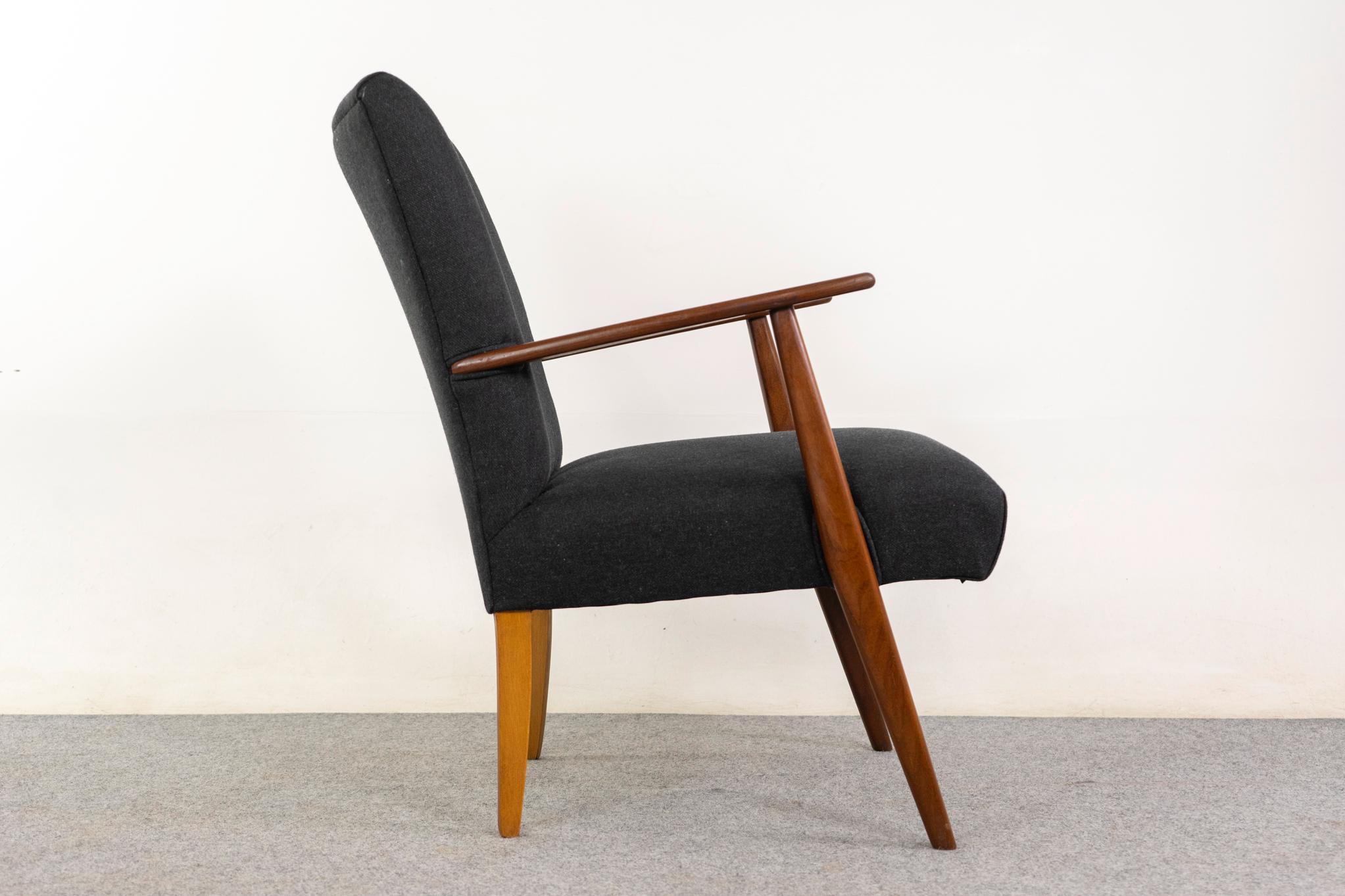 Danish Modern Teak Lounge Chair in vendita 1