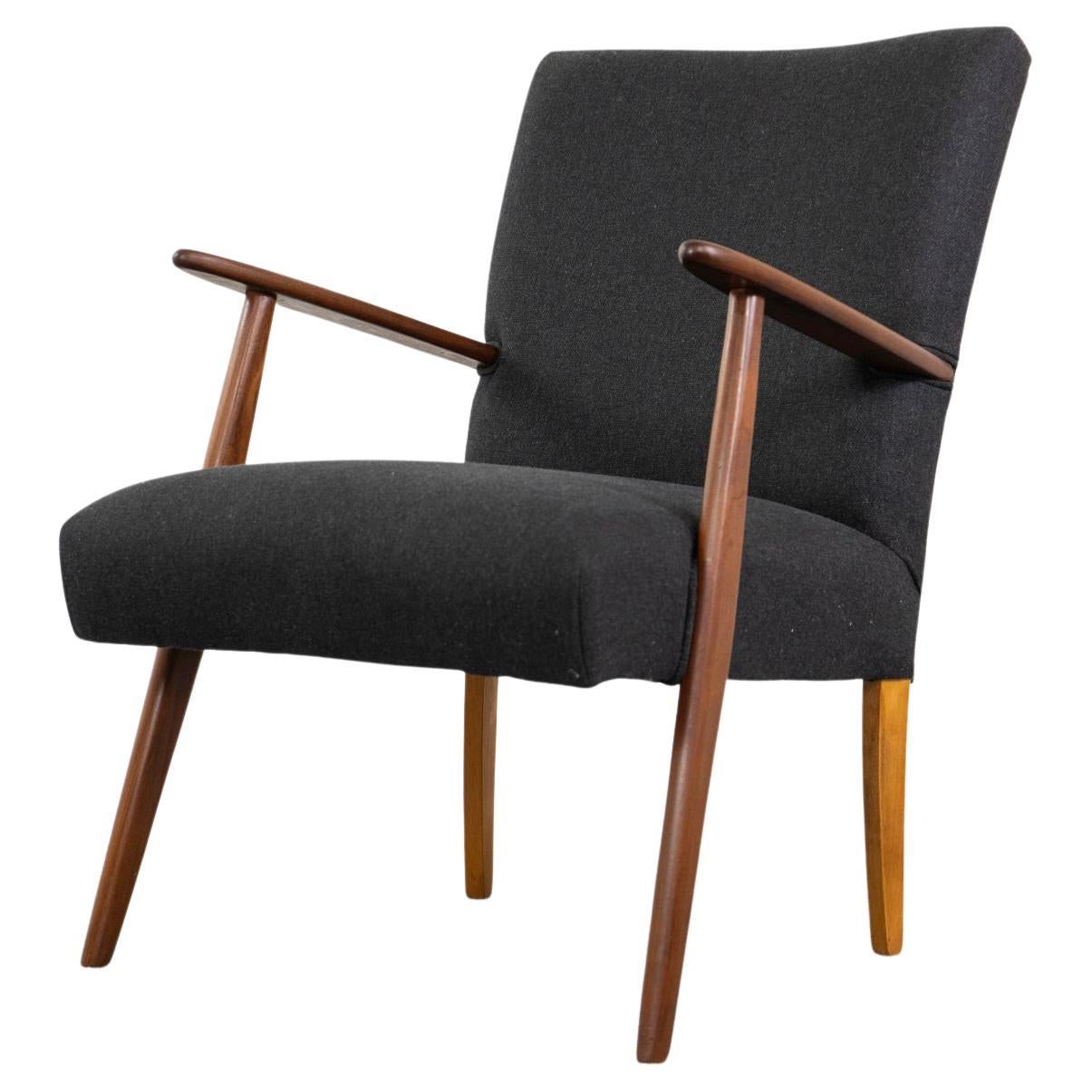 Danish Modern Teak Lounge Chair in vendita