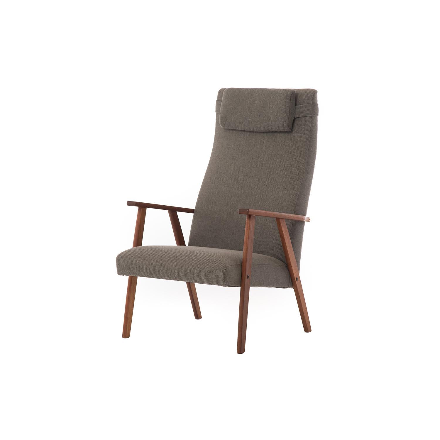 Scandinavian Modern Danish Modern Teak Lounge Chairs, Set of 2