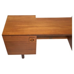 Dänischer moderner Teakholzschreibtisch mit großen quadratischen Griffen
