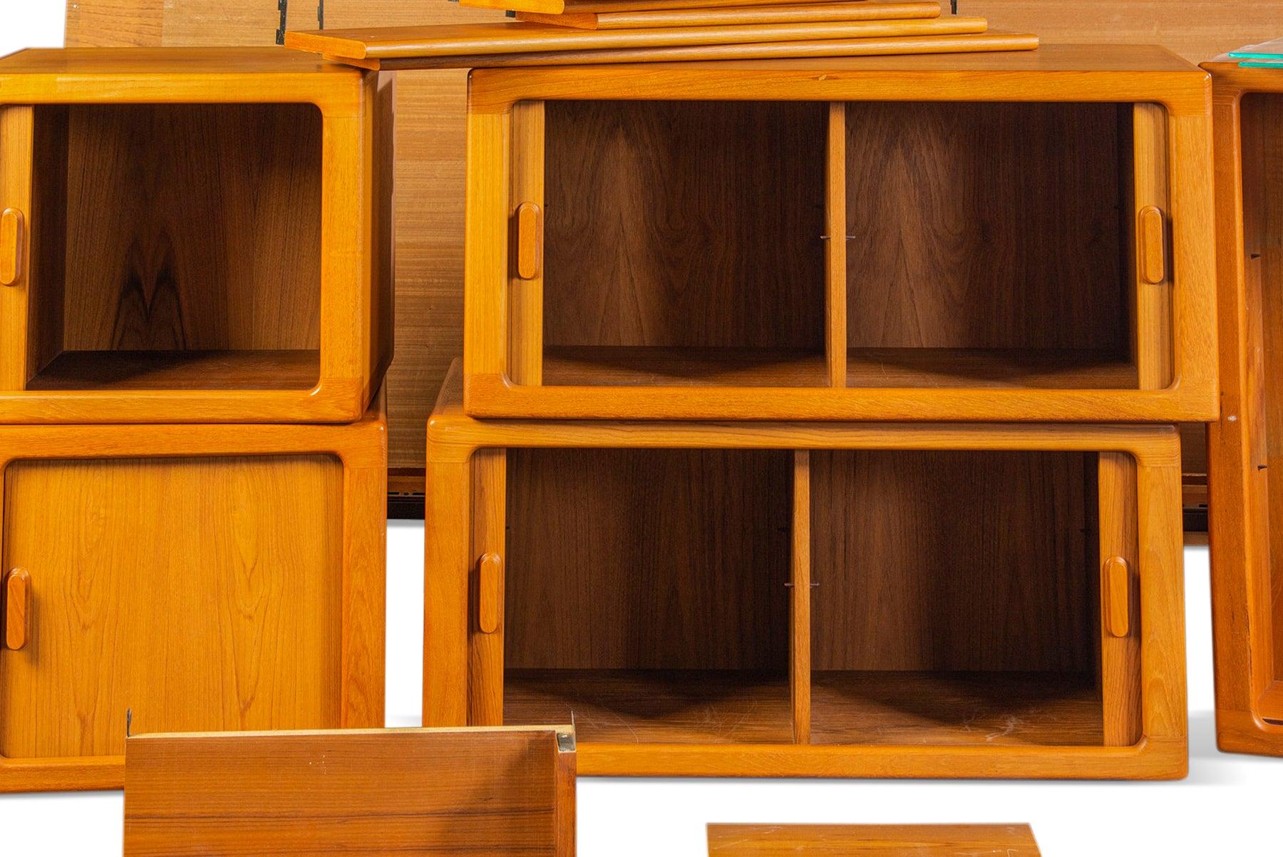 Danish Modern Teak Mid Century Wall Unit / System von CFC Silkeborg (Moderne der Mitte des Jahrhunderts) im Angebot