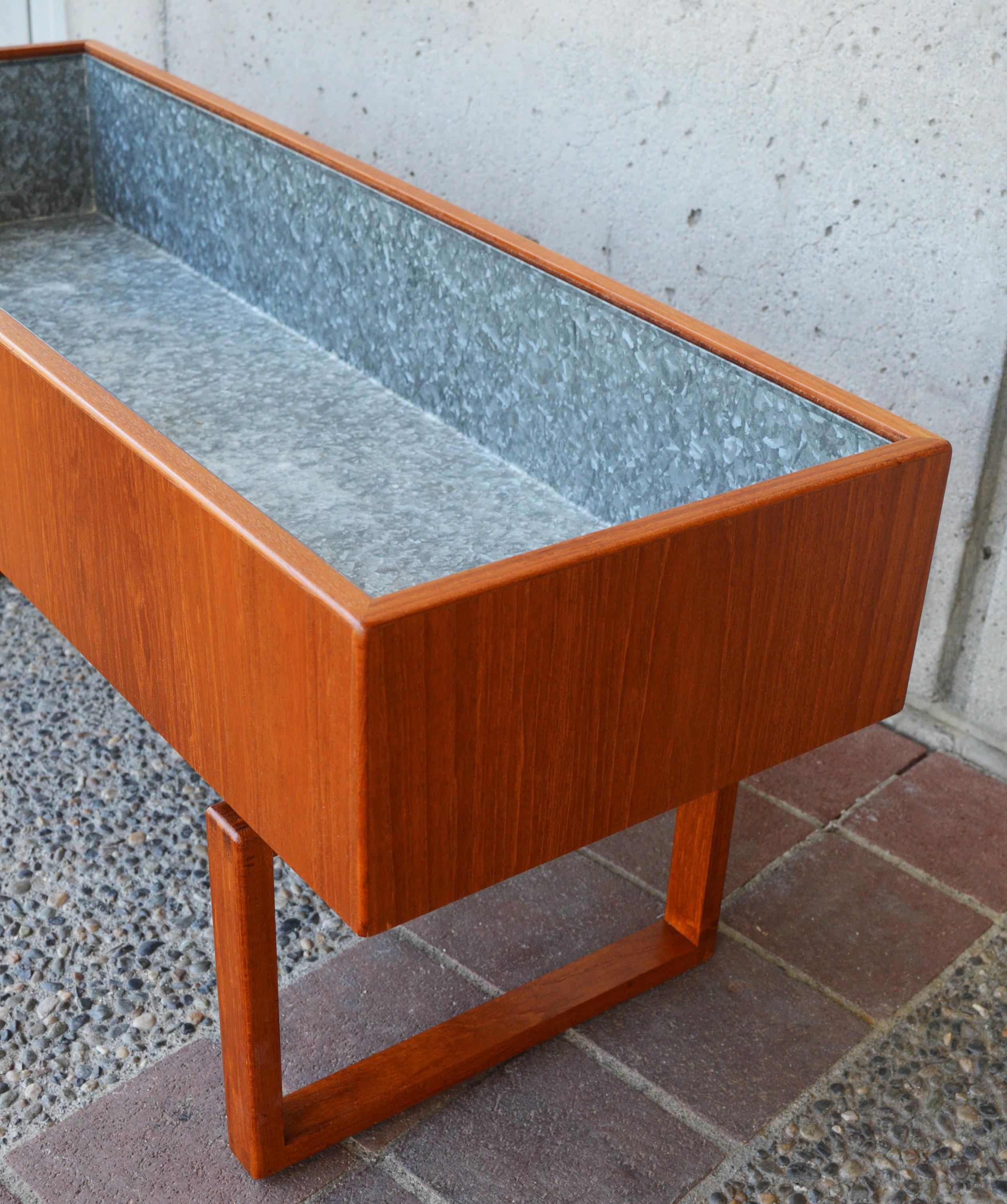 Danish Modern Teak Minimalist Floating Planter Box by Kai Kristiansen For Sale 6