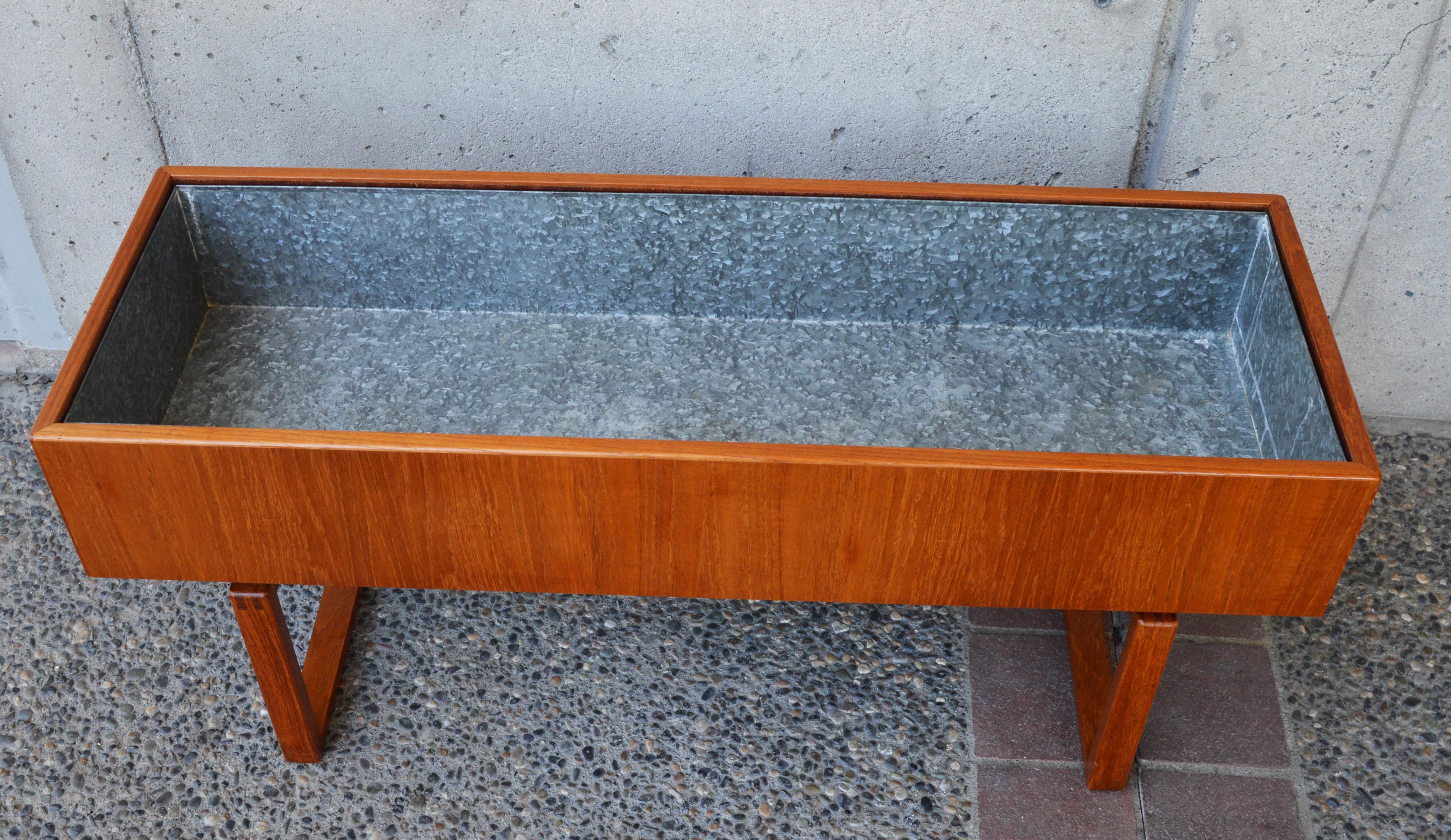 Danish Modern Teak Minimalist Floating Planter Box by Kai Kristiansen For Sale 2