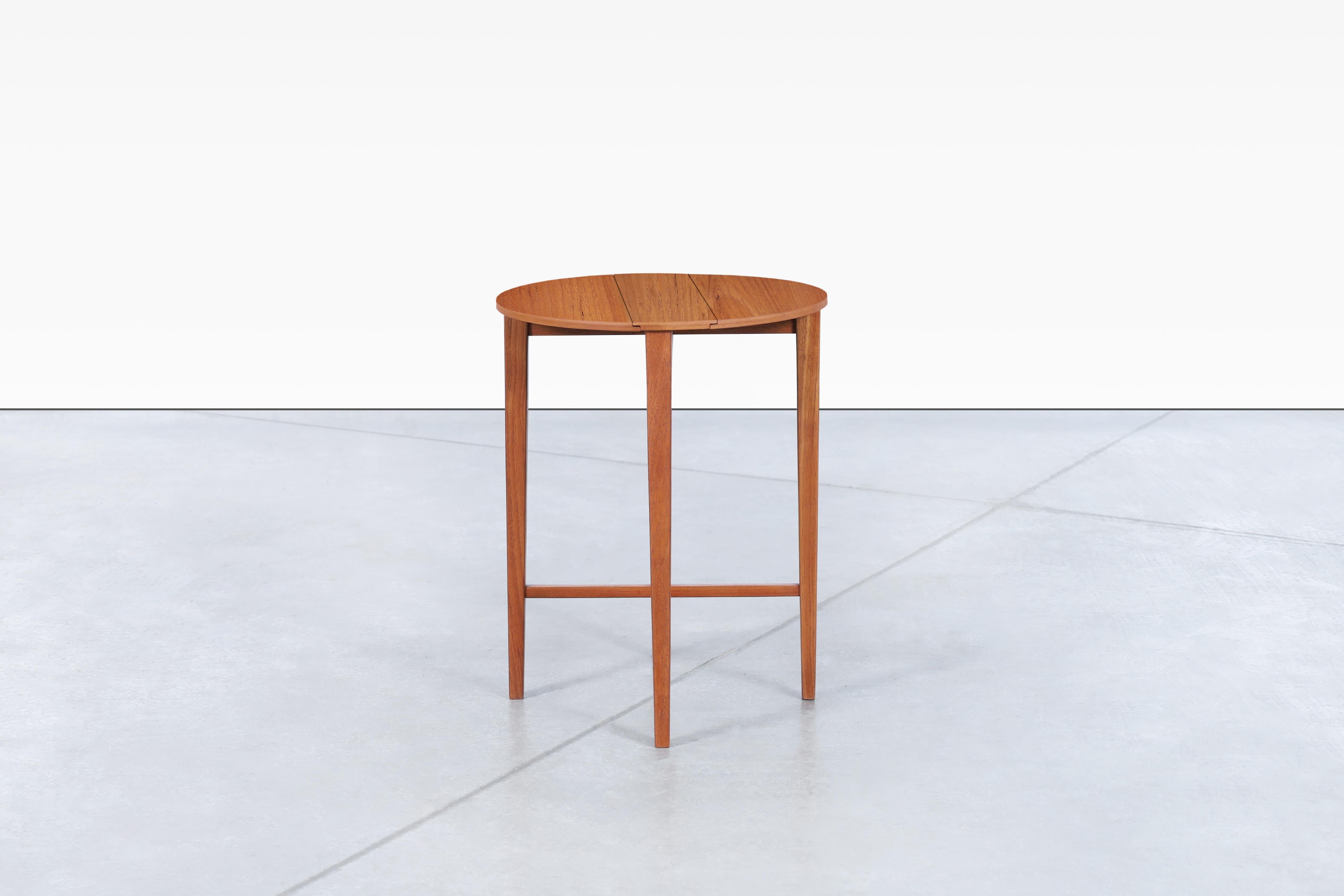 Danish Modern Teak Nesting Table by Carlo Jensen for Poul Hundevad For Sale 3