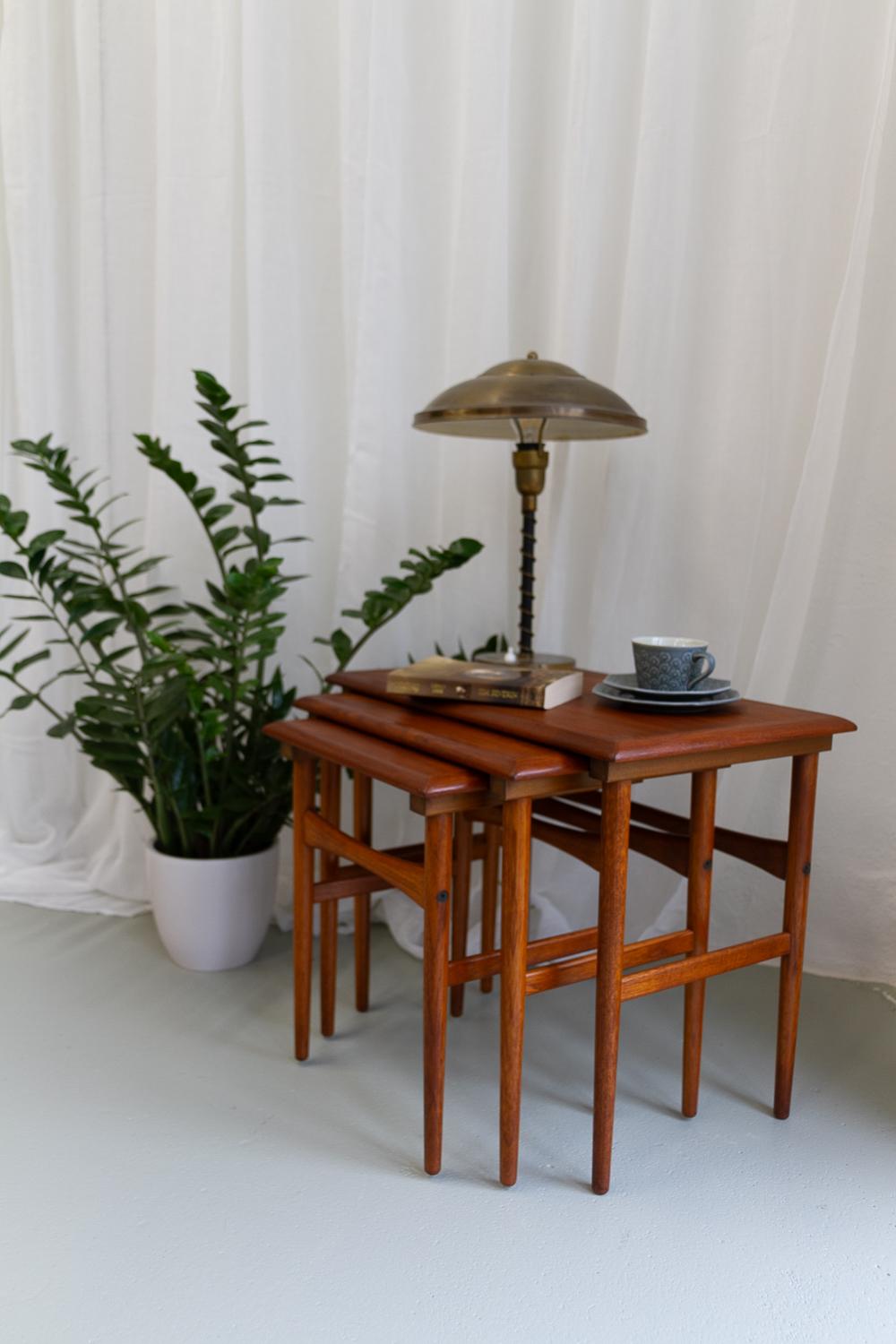 Danish Modern Teak Nesting Tables 1960s. Set of 3. For Sale 10
