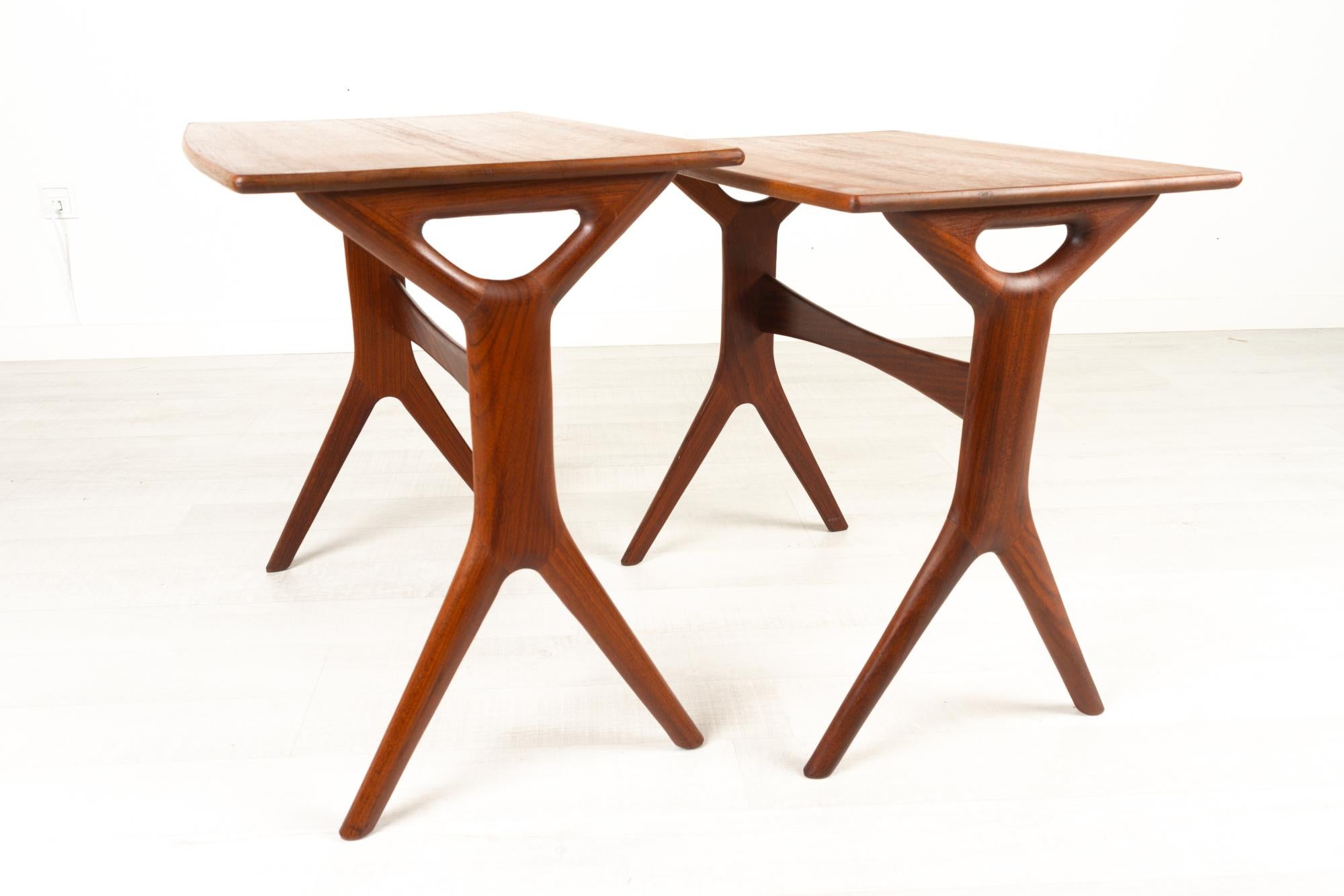 Tables gigognes danoises modernes en teck de Johannes Andersen pour CFC, années 1960 en vente 3