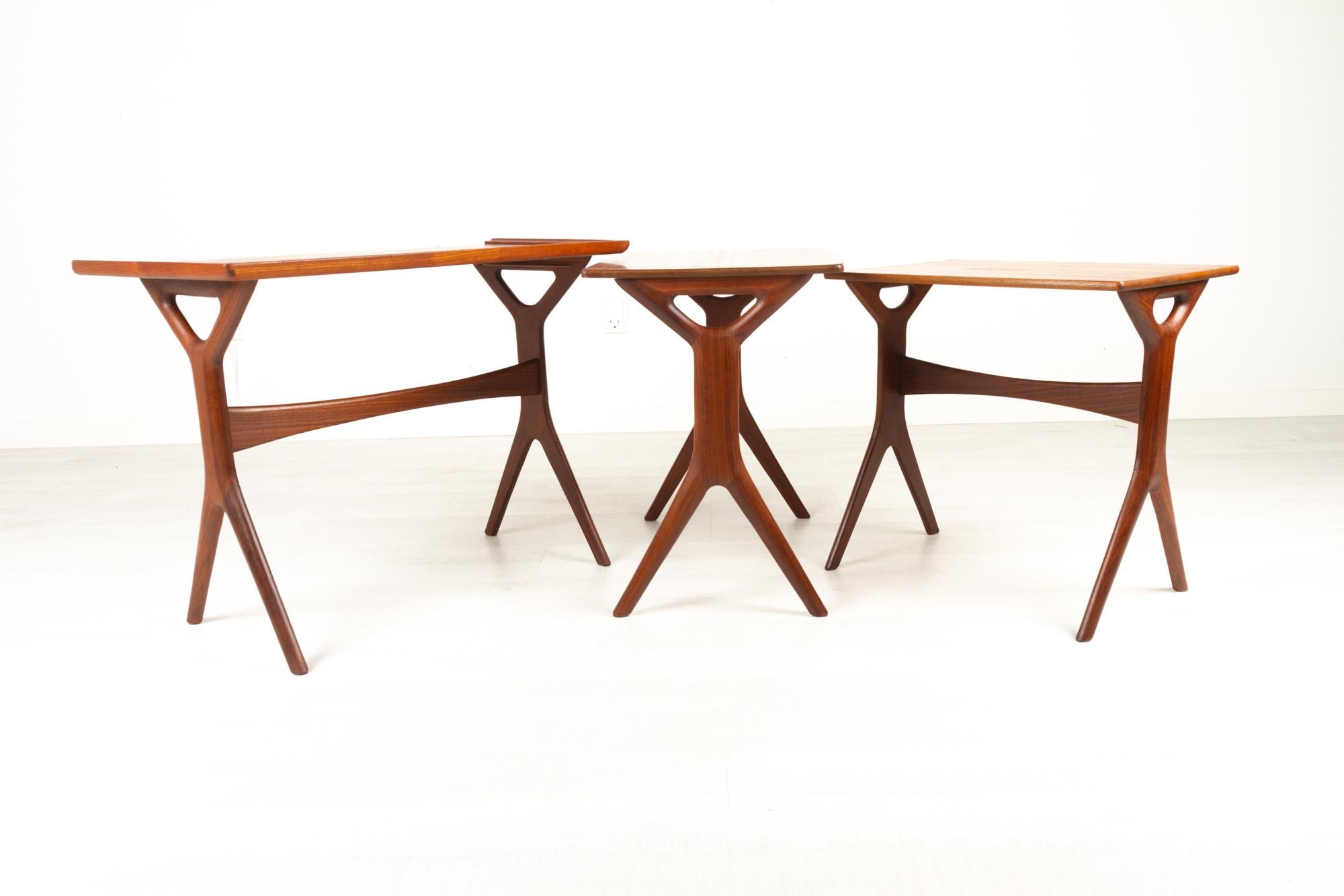 Danish Modern Teak Nesting Tables by Johannes Andersen for CFC, 1960s For Sale 9