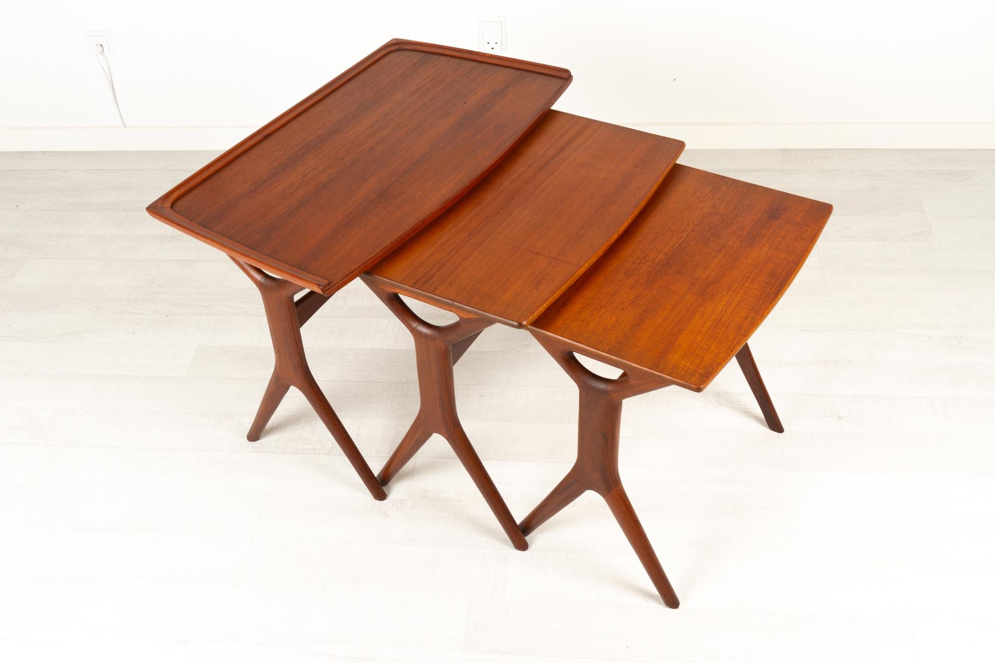 Mid-Century Modern Tables gigognes danoises modernes en teck de Johannes Andersen pour CFC, années 1960 en vente