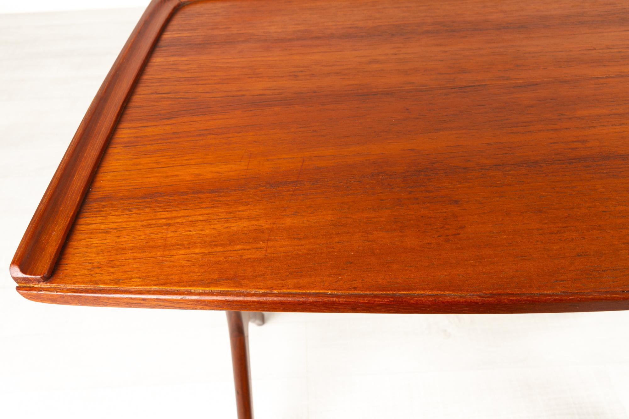 Tables gigognes danoises modernes en teck de Johannes Andersen pour CFC, années 1960 en vente 1