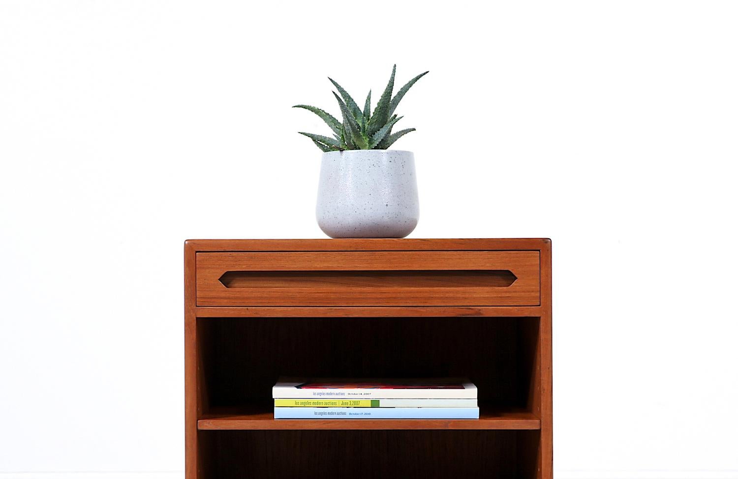 Danish Modern Teak Night Stand with Bookshelf by E.W. Bach In Excellent Condition In Los Angeles, CA