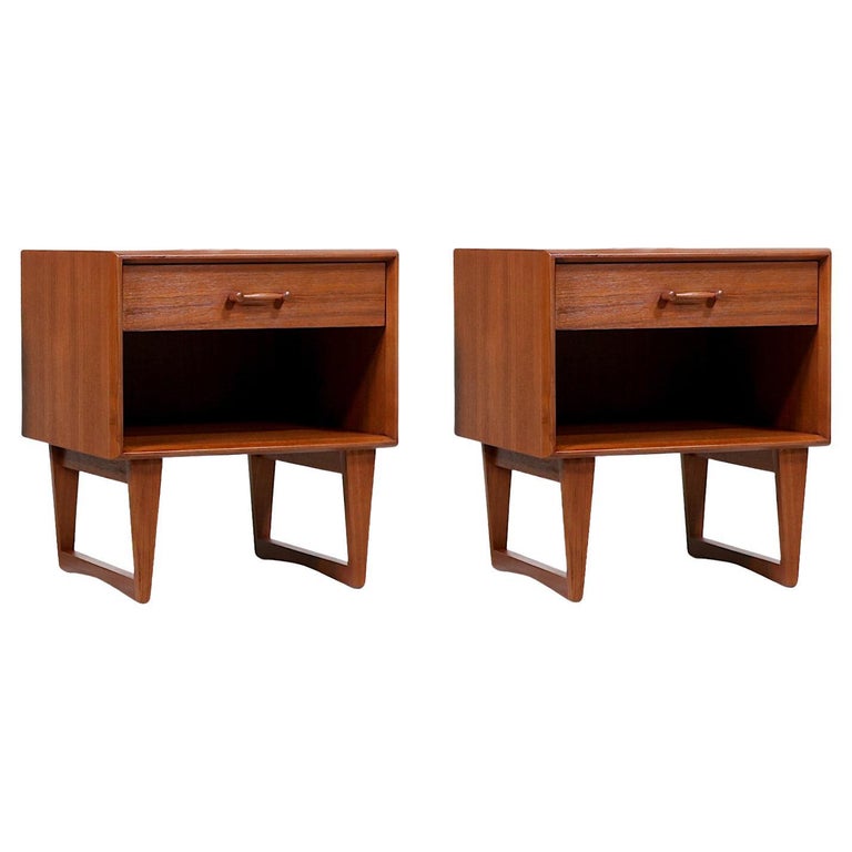 Danish Modern Teak Bedside Tables with Sculpted Bases For Sale at 1stDibs