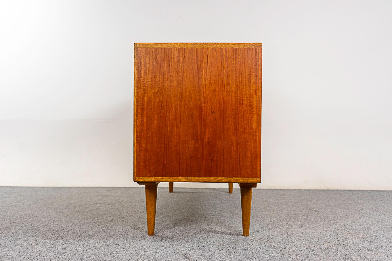 Danish Modern Teak & Oak Mid-Century Sideboard For Sale 5