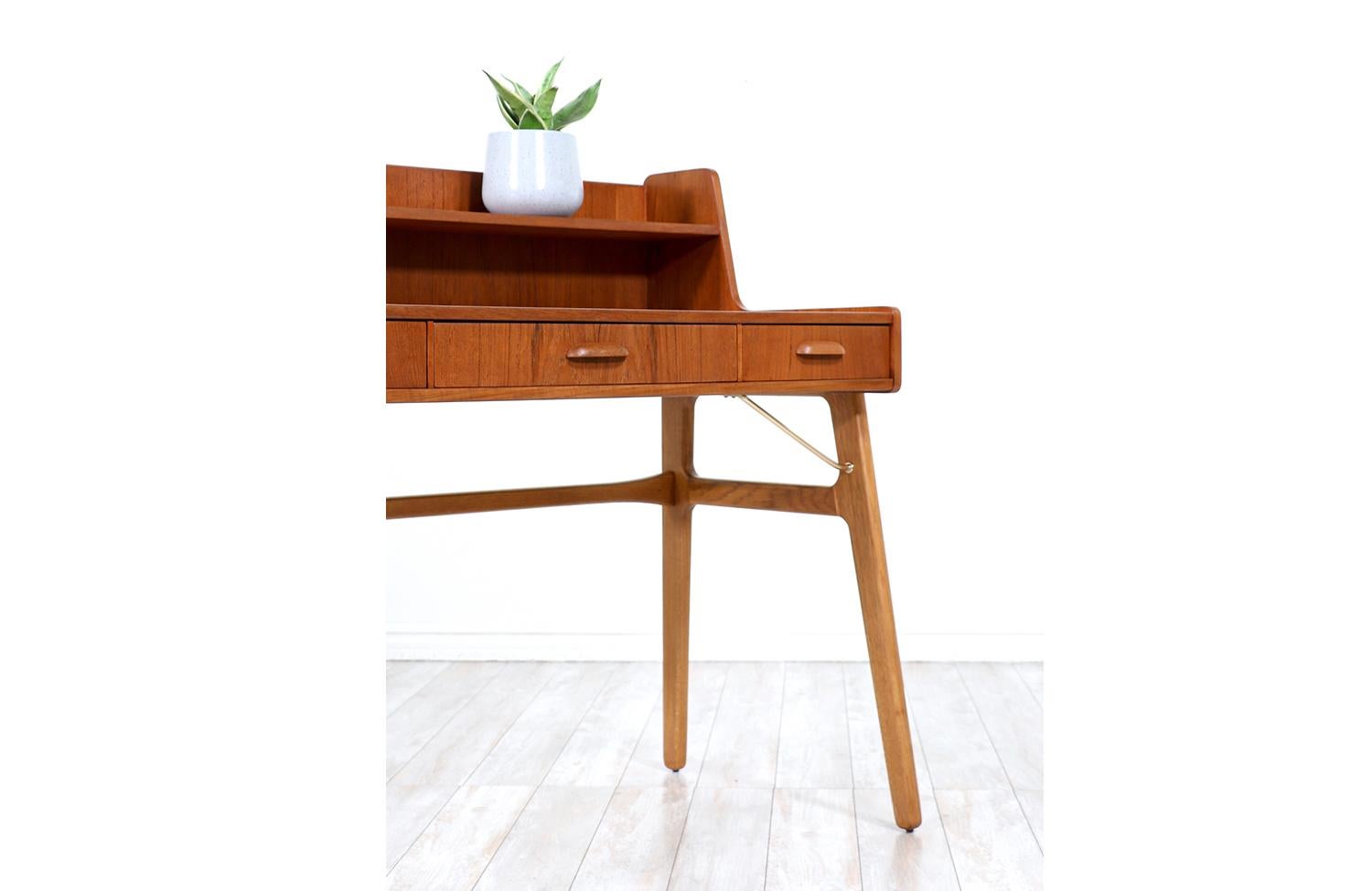 Johannes Andersen Teak & Oak Two-Tier Desk with Brass Accents for Møbelfabrik F. For Sale 2