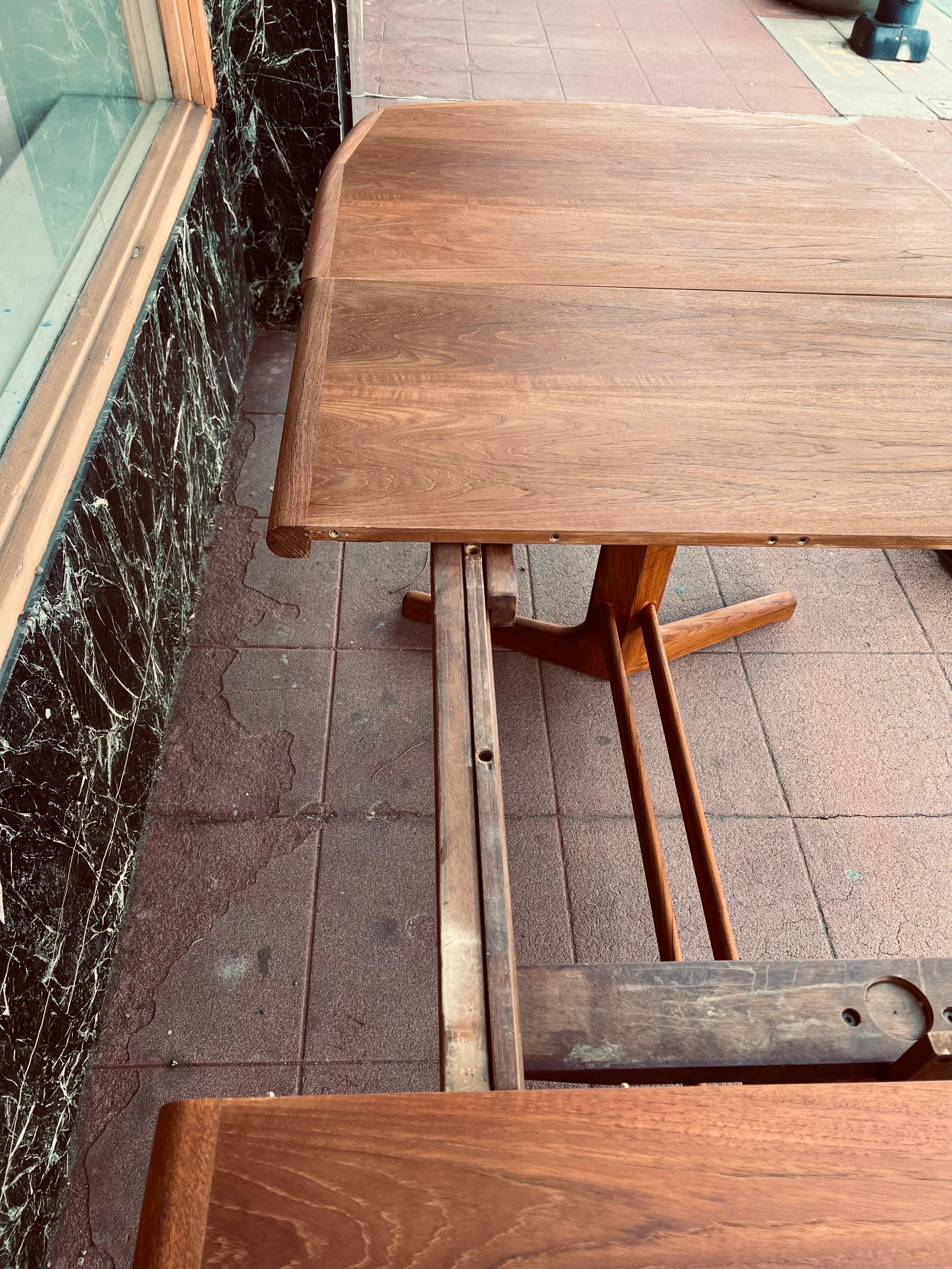 Danish Modern Teak Oval Extendable Dining Table Extra Long Double Leaf 3