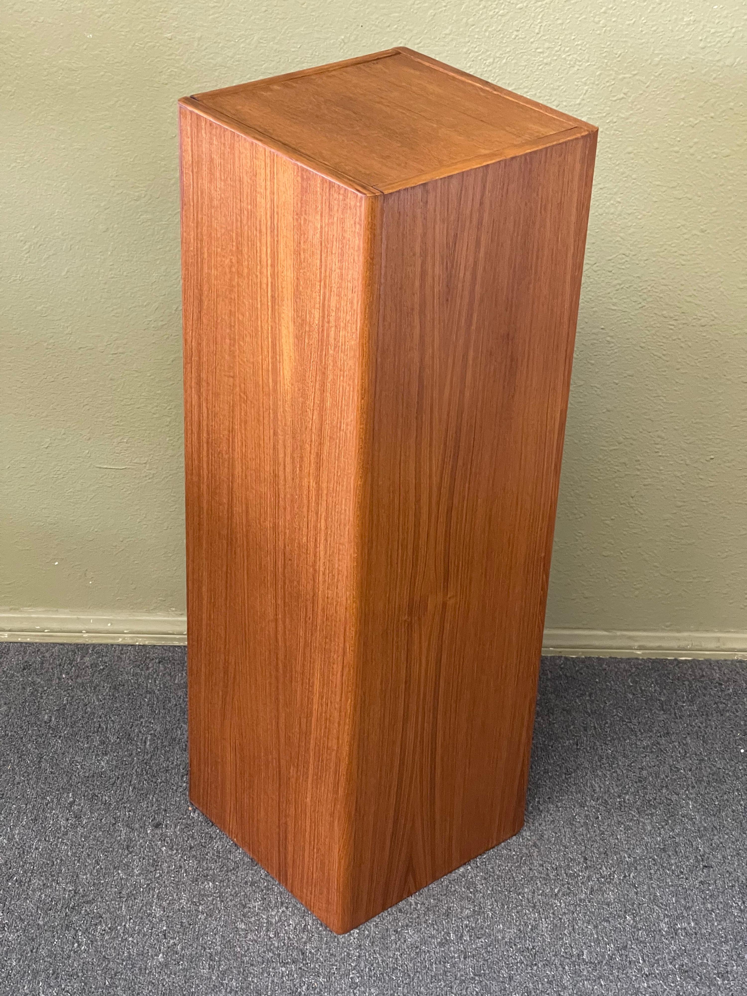 Danish Modern Teak Pedestal / Plant Stand In Good Condition In San Diego, CA