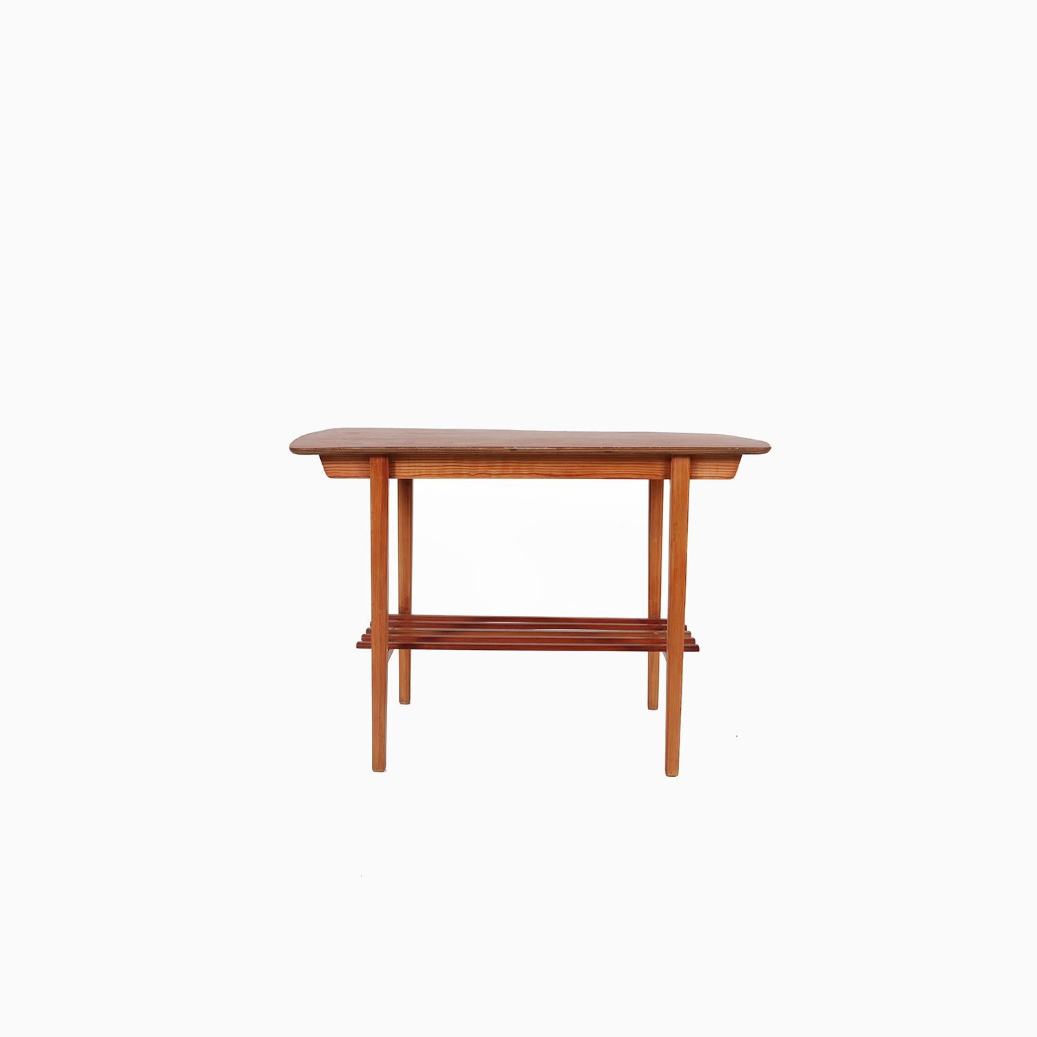 Danish Modern Teak & Pine Occasional Table In Good Condition For Sale In Minneapolis, MN