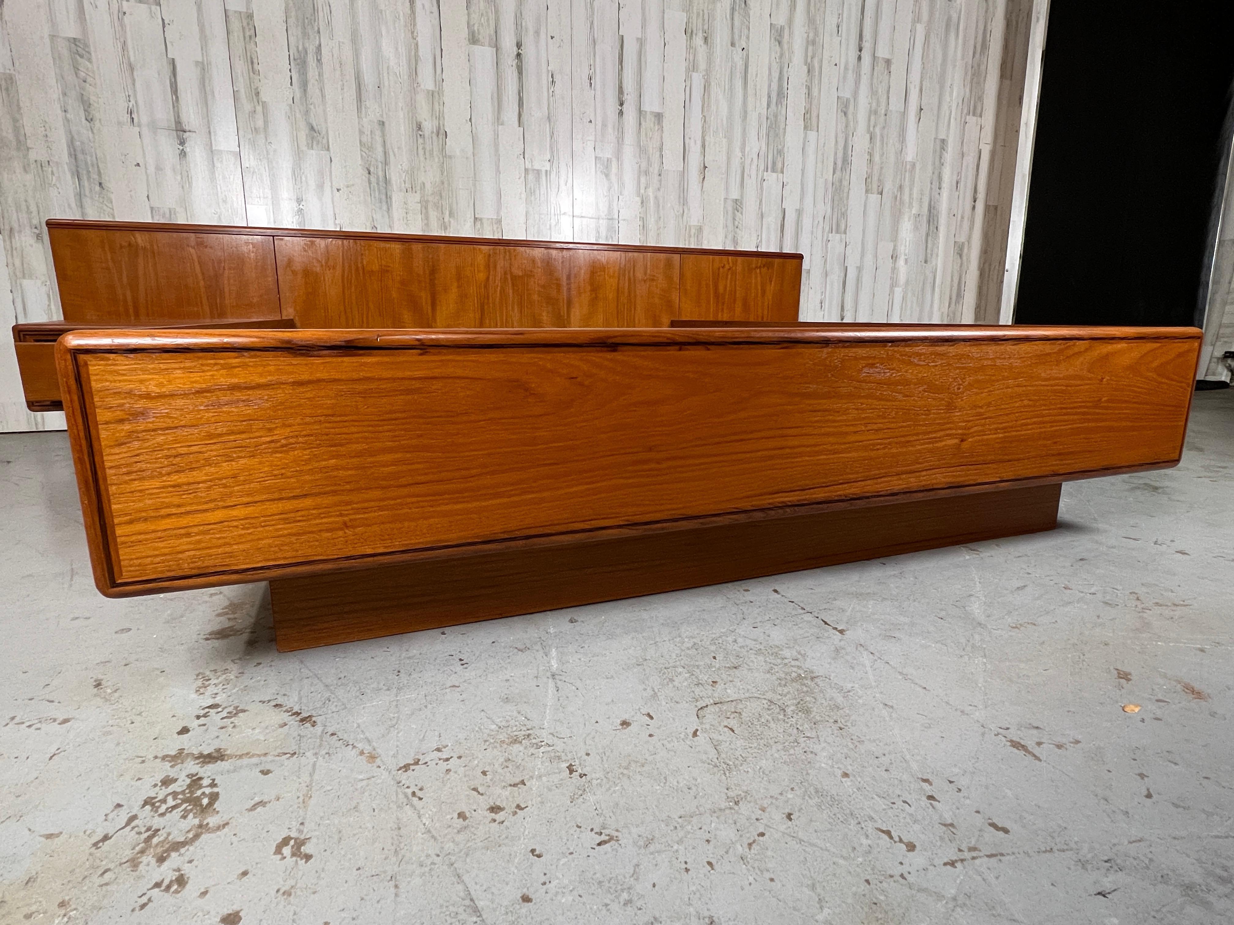 Danish Modern Teak Platform Floating Bed and Nightstands, Queen Sized 7