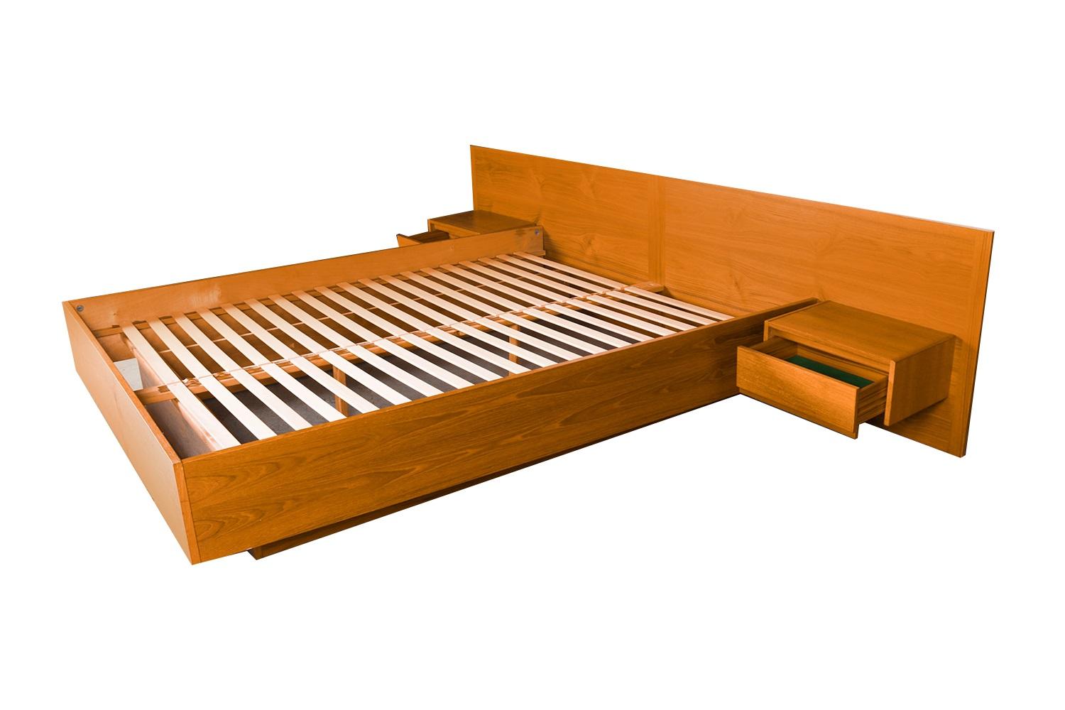 Danish Modern Teak Queen Platform Bed with Floating Nightstands In Good Condition In Baltimore, MD